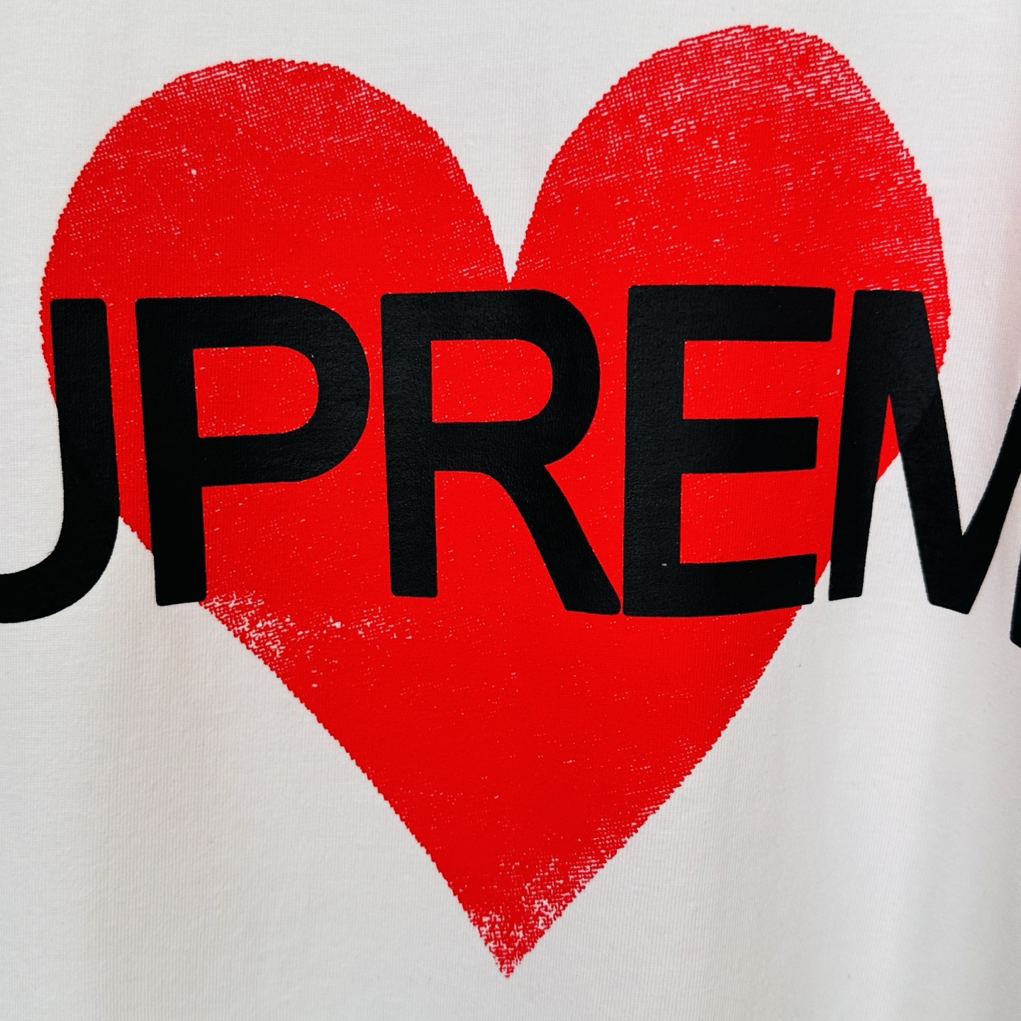 Supreme SS25 Announcing Tee Red Heart T-Shirt - Crew Neck - Black/White 7 i1742534373328 6517 0 7