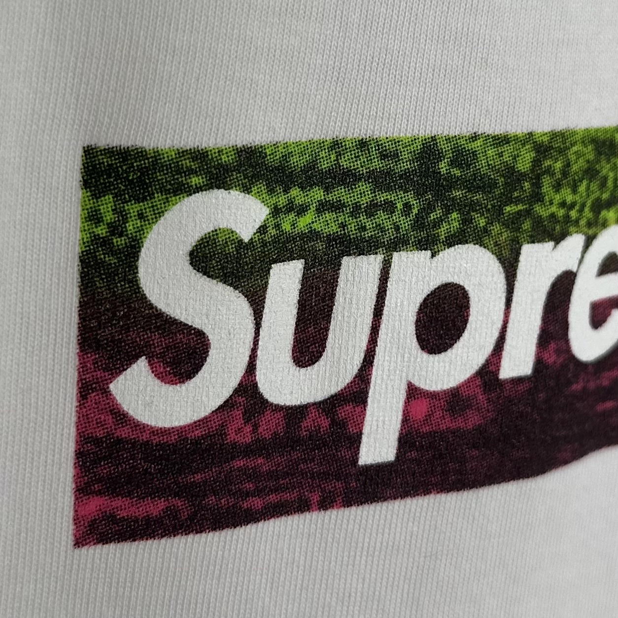 Supreme SS25 LA Wildfire Relief Box Logo Tee - White Short Sleeve T-Shirt 7 i1744438448796 827 0 7
