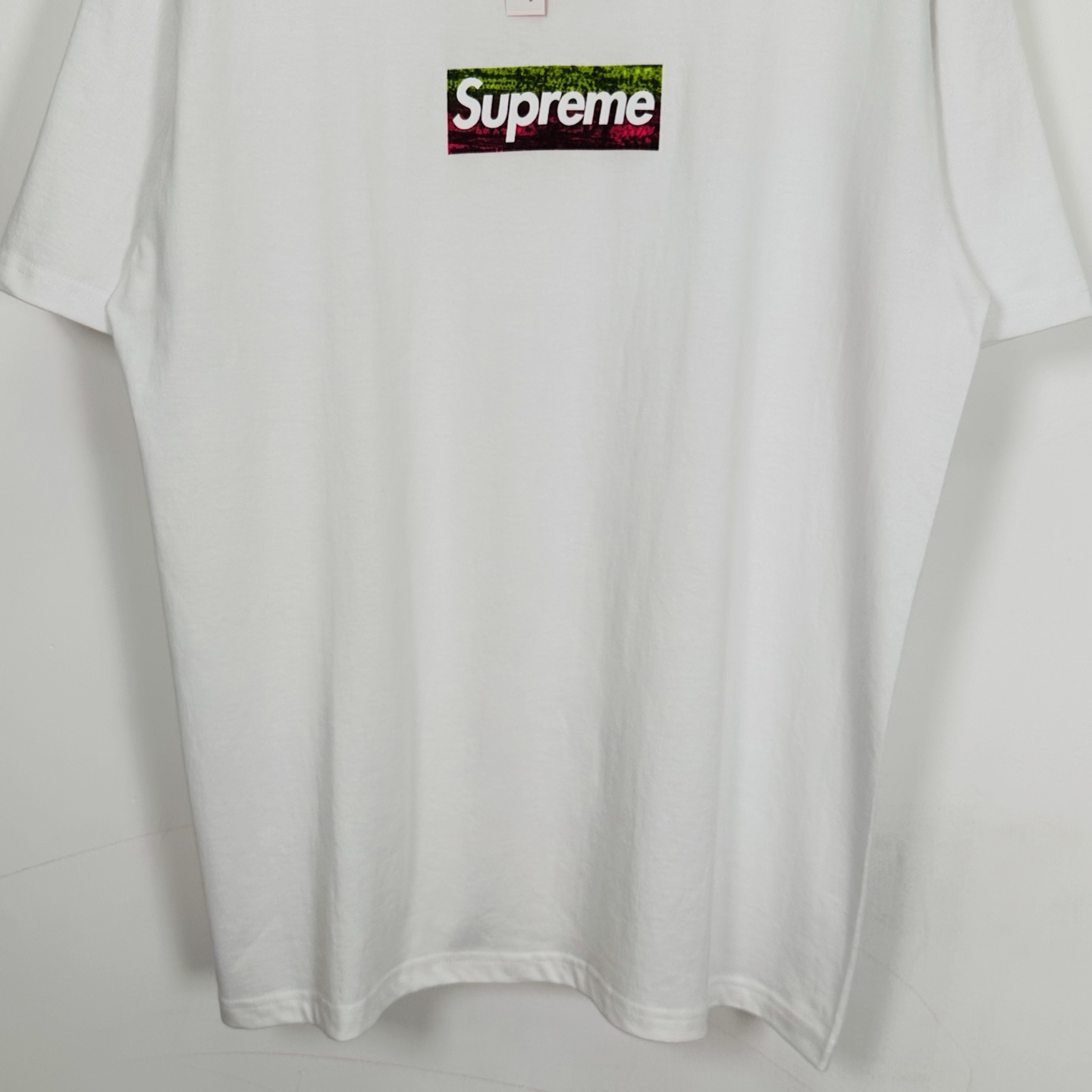 Supreme SS25 LA Wildfire Relief Box Logo Tee - White Short Sleeve T-Shirt 4 i1744438449074 496 0 1