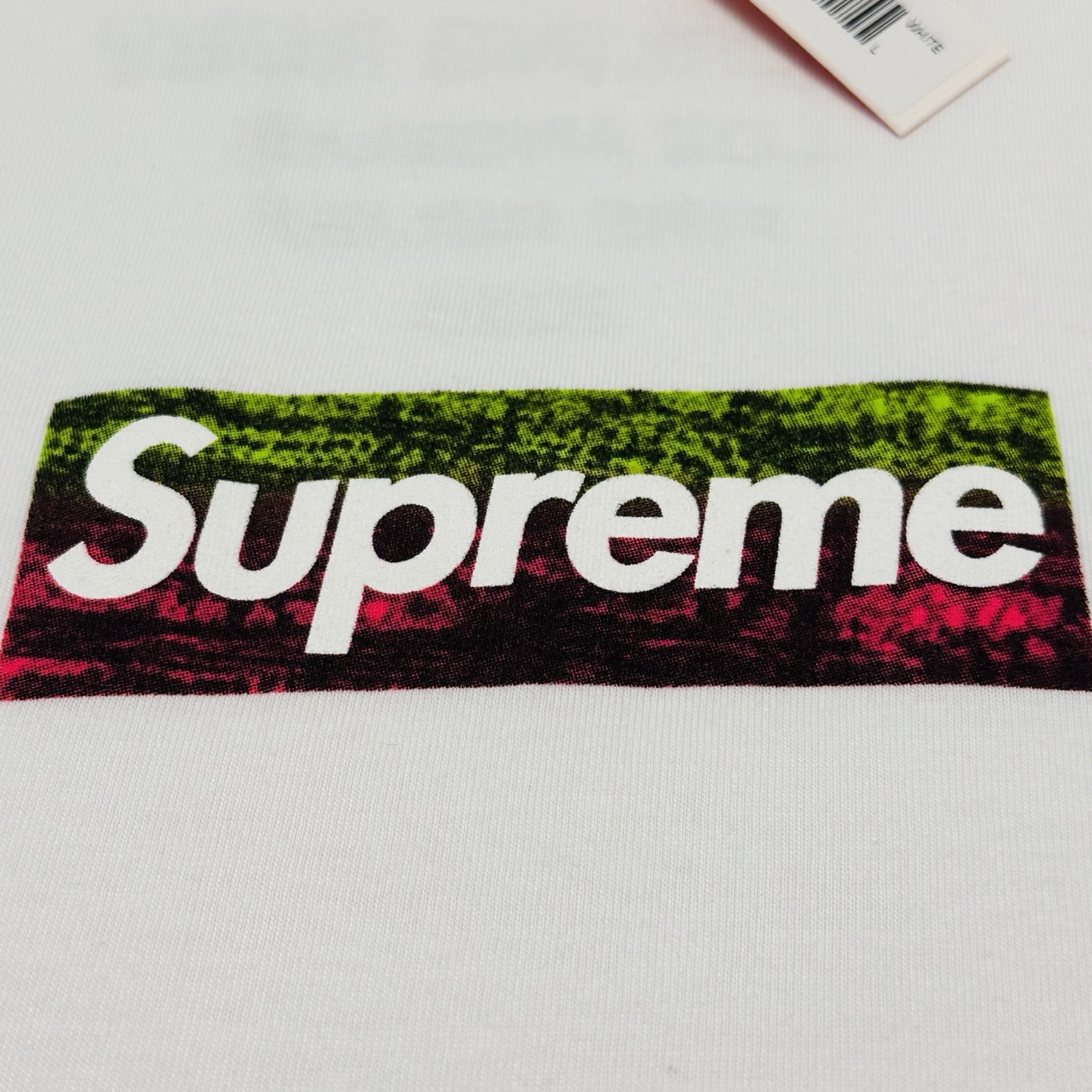 Supreme SS25 LA Relief Box Logo Tee - White Short Sleeve T-Shirt 4 i1744438502181 3000 0 6