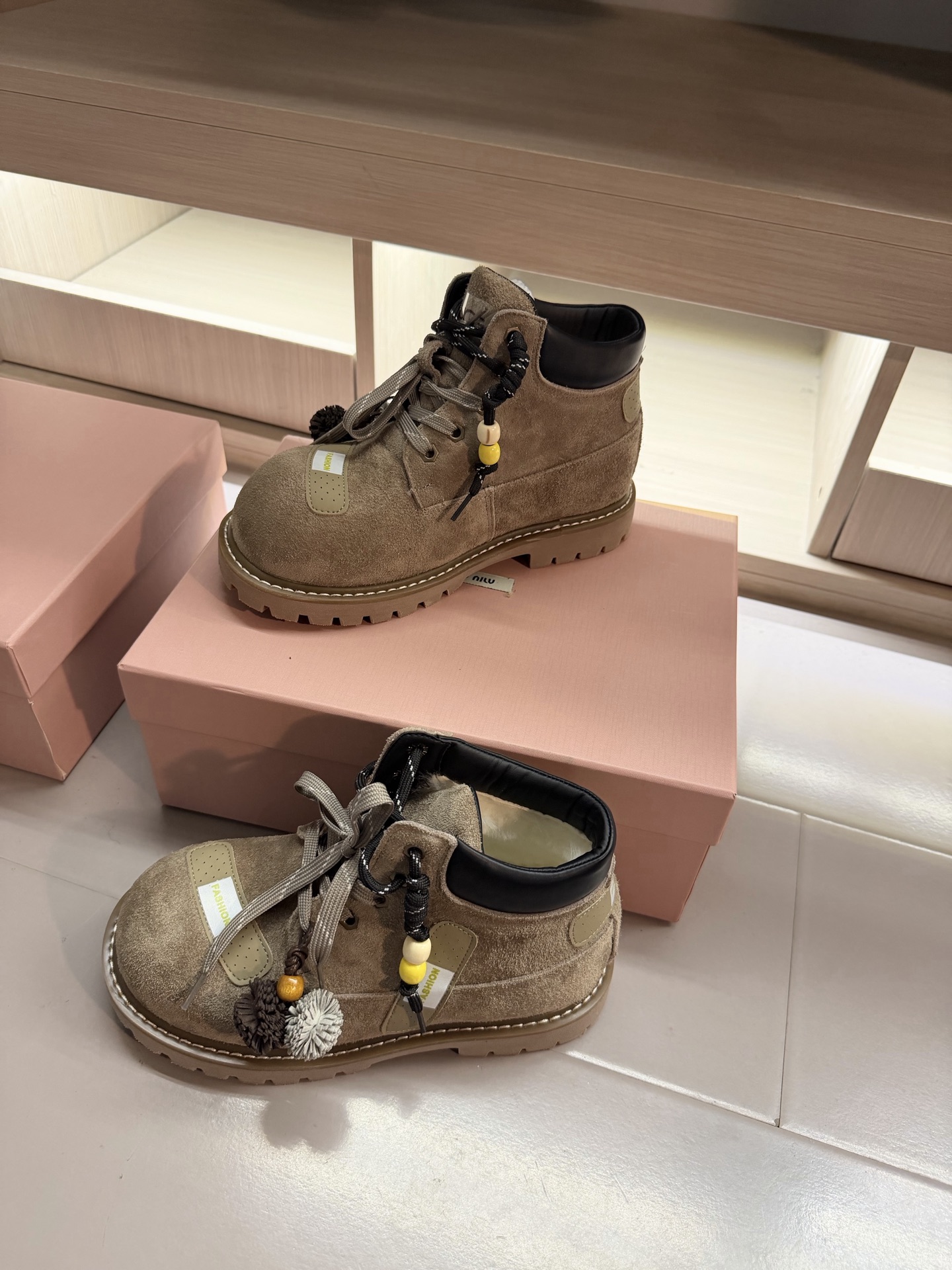 NO:651306,Beauty cried!  This color scheme is directly like a god!  Injured Martin healing system, snow boots, boots19860909美哭了！这个配色直接封神！受伤马丁治愈系,雪地靴,boots,Women's Shoes