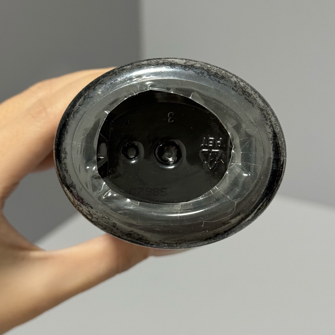 28/瓶 ✍️POLA黑BA沐浴露290ml🔜实拍📸现货❗️如果你喜欢pola黑ba、那一定要试试这个沐浴露
香味特别高级、很淡雅很持久的高级香、和廉价沐浴露刺鼻猛烈的香气完全不是一个style~一瓶290ml能用很久、每次用浴球的话一泵就够再加上它的抗氧化抗糖化抗衰老的成分在那。