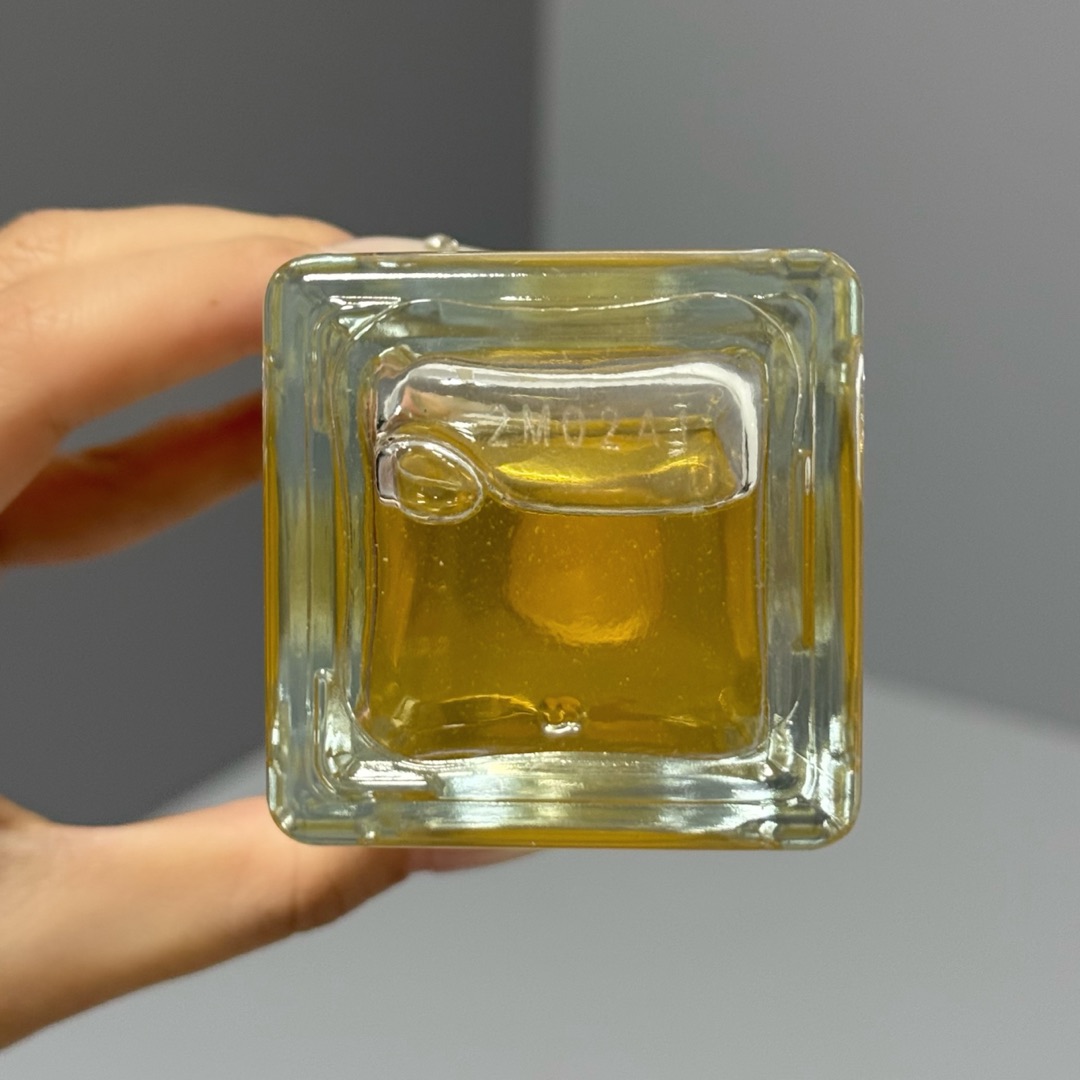 ✨45包
迪奥凝世黄金水180ml🔜实拍📸现货❗️新版dior迪奥凝世金颜典藏精粹露180ml 黄金水美容液抗老化保湿
