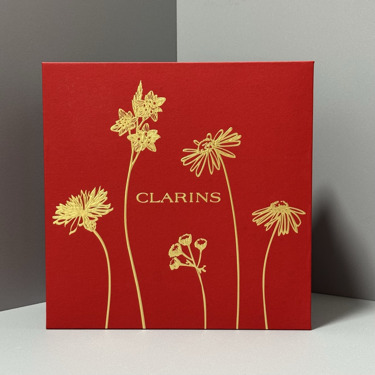 Set de cinco piezas antienvejecimiento de Clarins: incluye agua de resorte 200ml, esencia dual 50ml, crema para ojos de…