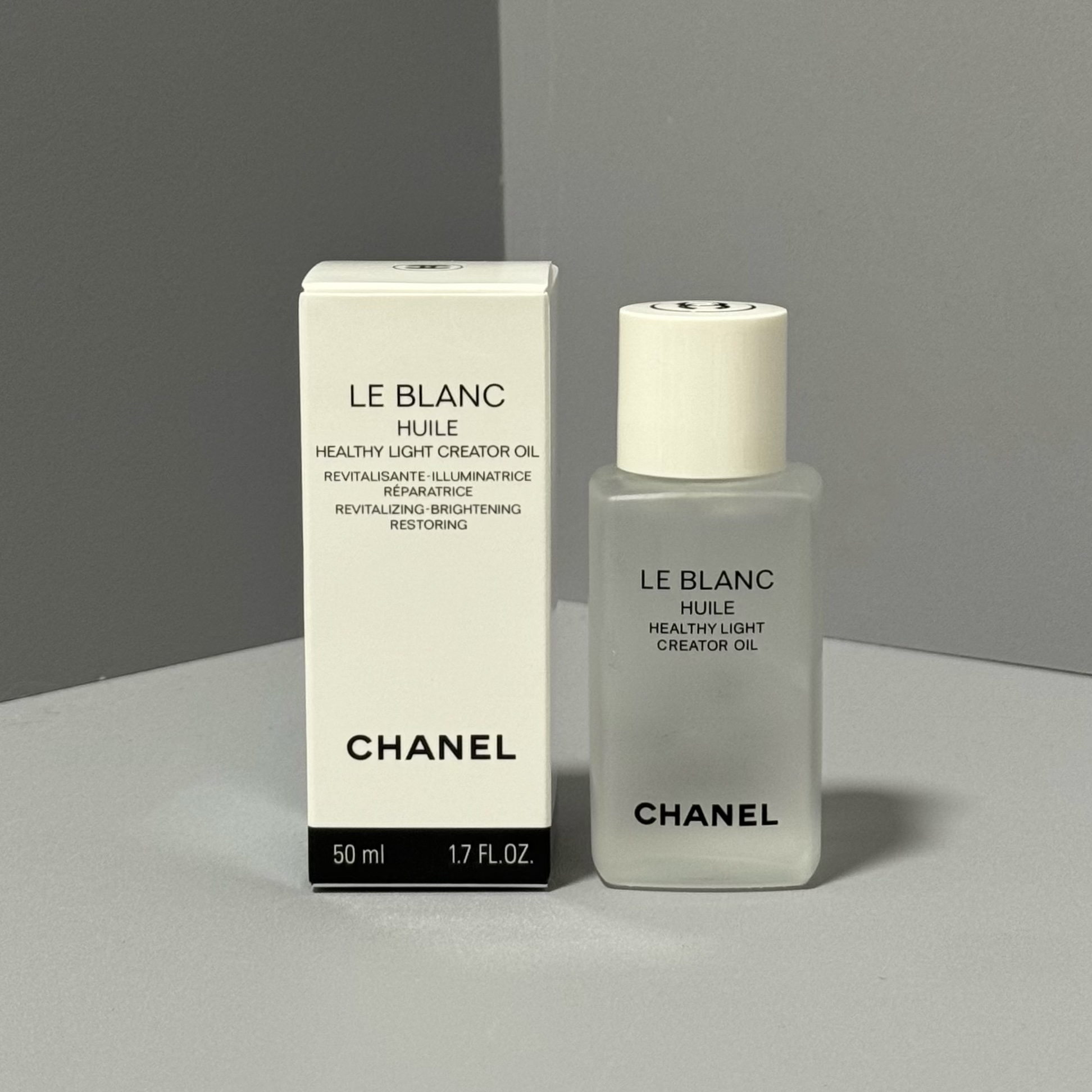 25! Restocked! (Order note: Chanel Whitening Essence Oil) Chanel Le Blanc Serum 50ML ✨ CHANEL/Chanel Le Blanc Night Ser…