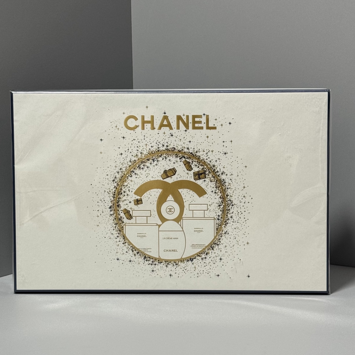 专/ Chanel Gabrielle Set de Fragancia Corporal de 4 Piezas! Contiene: gel de ducha 200ml, loción corporal 200ml, crema d…