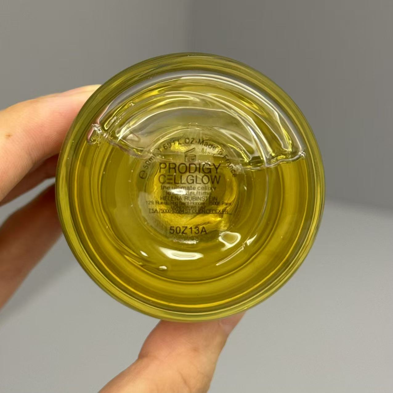 78！（下单备注：赫莲娜安瓶精华）
HR赫莲娜安瓶精华50ml🔜实拍📸现货❗️50Z13A编码！可配中文标✔️高光安瓶精华甄选60万a雪绒花愈伤组织提取物，以肌源重塑科技，激活肌源母细胞，增强细胞活性，淡褪衰老痕迹&middot;令肌肤瞬时焕颜，实现四周快速密集抗老。
以重塑科技成就精华&ldquo;巅峰&rdquo;之作。