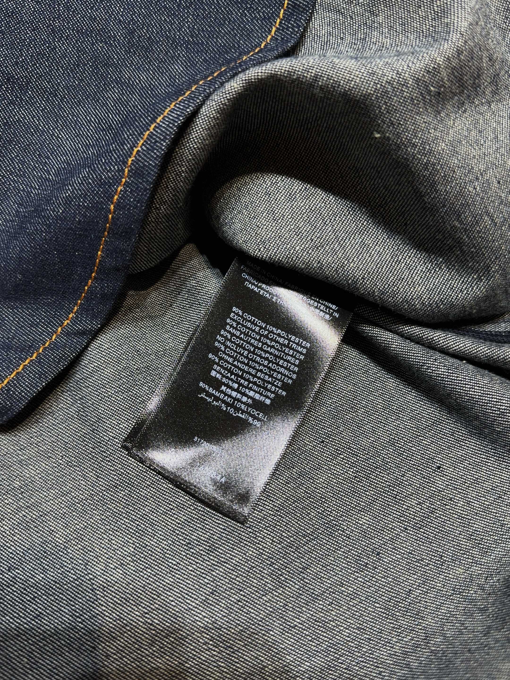 Z*I*M*M 新品推荐🆕❤️……长袖牛仔衬衫，选用牛仔布面料制成，采用立领领型，前襟有一排金色纽扣装饰