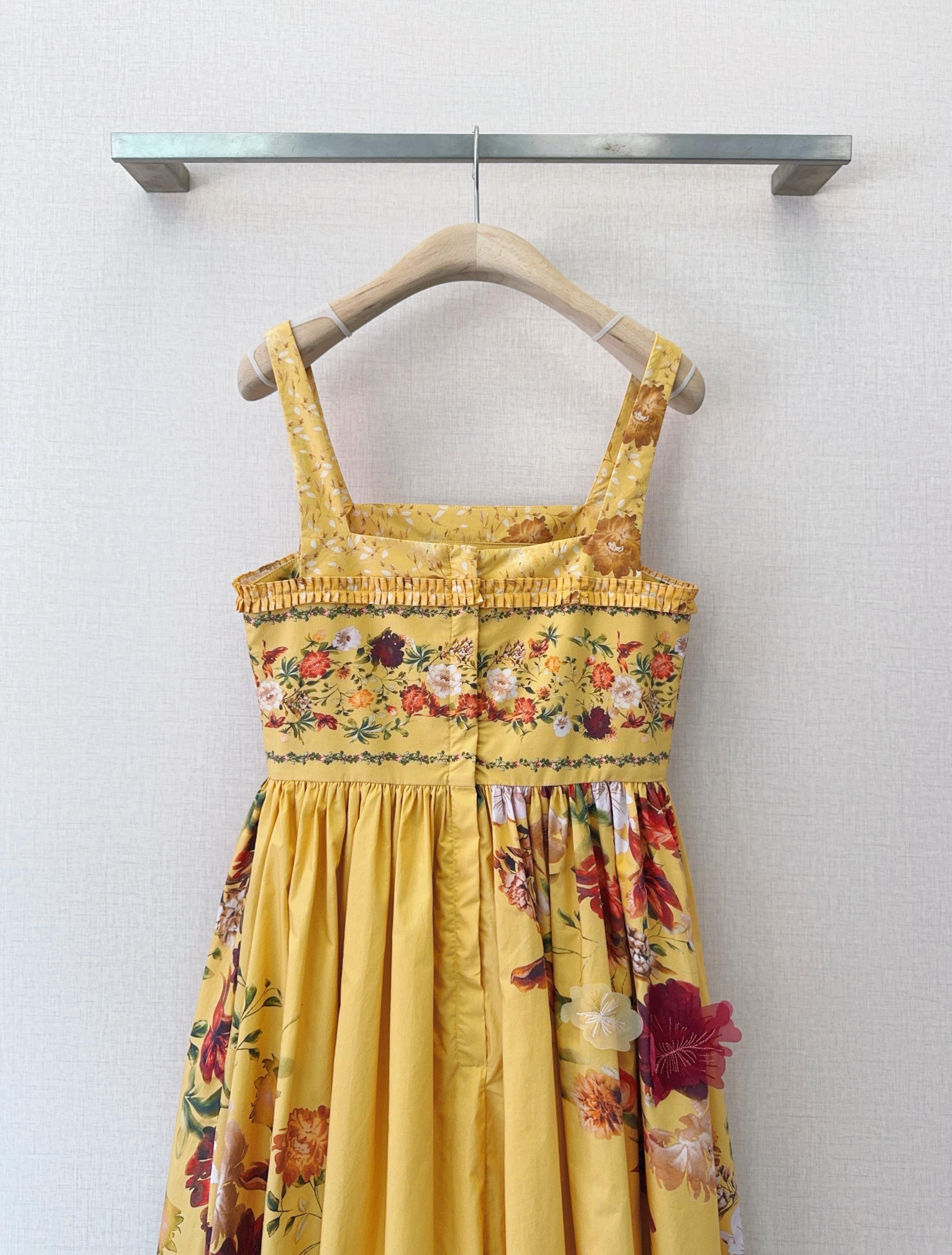 AGUA BY AGUA BENDI*T*A新款🆕💗 复古吊带连衣裙👗👗，方领宽肩带设计，修饰肩颈线条胸