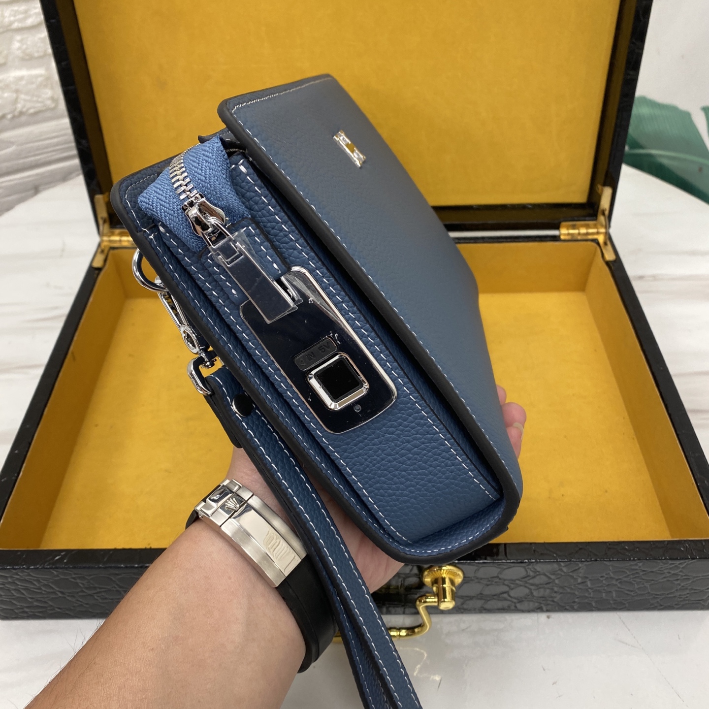Hermès（爱马仕)carabanolizontal 🇫🇷时尚潮流指纹锁休闲包🇫🇷顶级高端原版货 进口