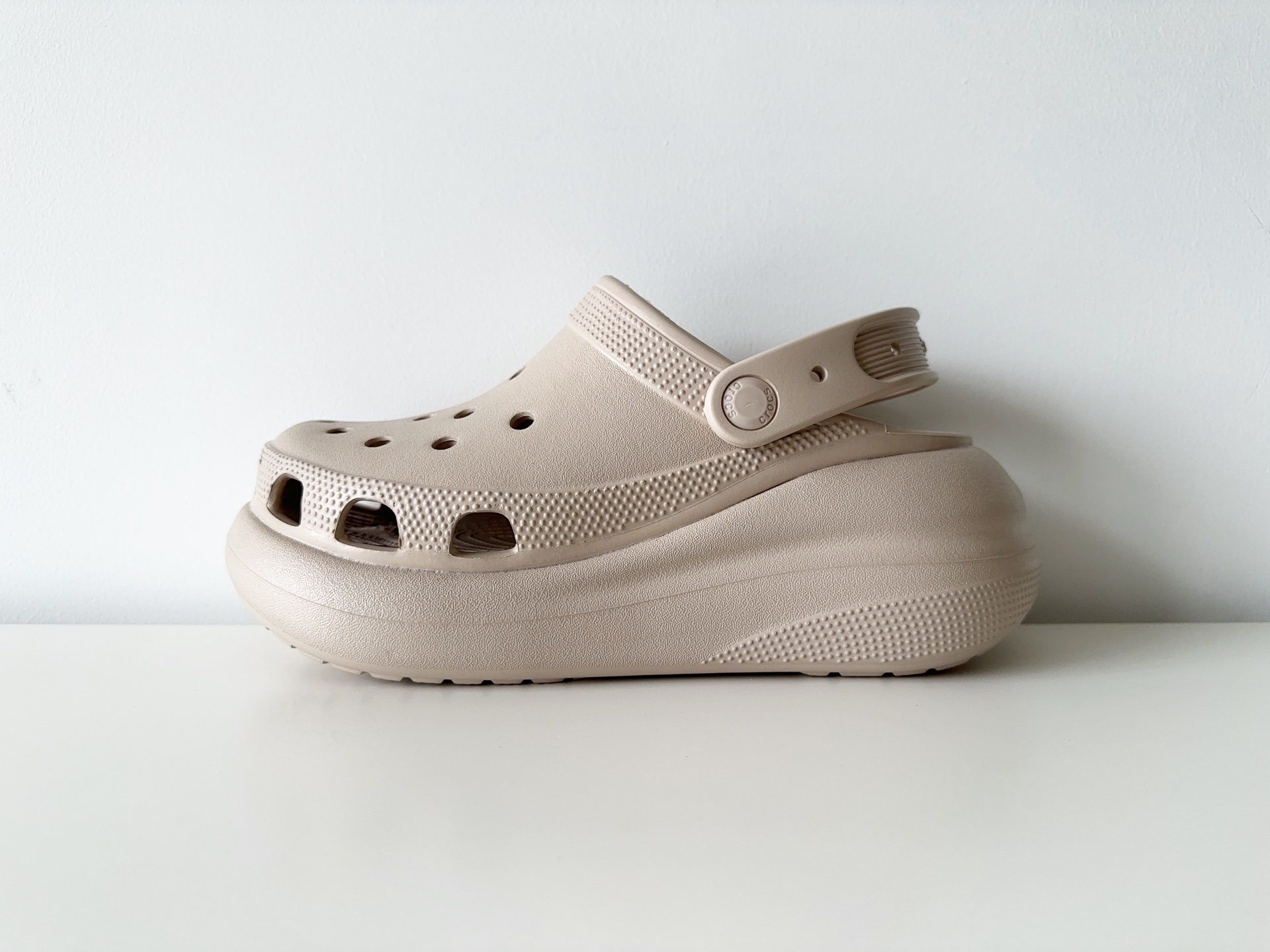 NO:236411,Original Crocs, Karlochi whale thick-soled shoes, hole shoes Size: M4=36-37 M5=37-38 M6=38-39 M7=39-40, slippers, slippers19860909原装 莞产Crocs 卡洛驰 鲸鱼厚底鞋 洞洞鞋 尺码: M4=36-37 M5=37-38 M6=38-39 M7=39-40,拖鞋,slippers,Women's Shoes