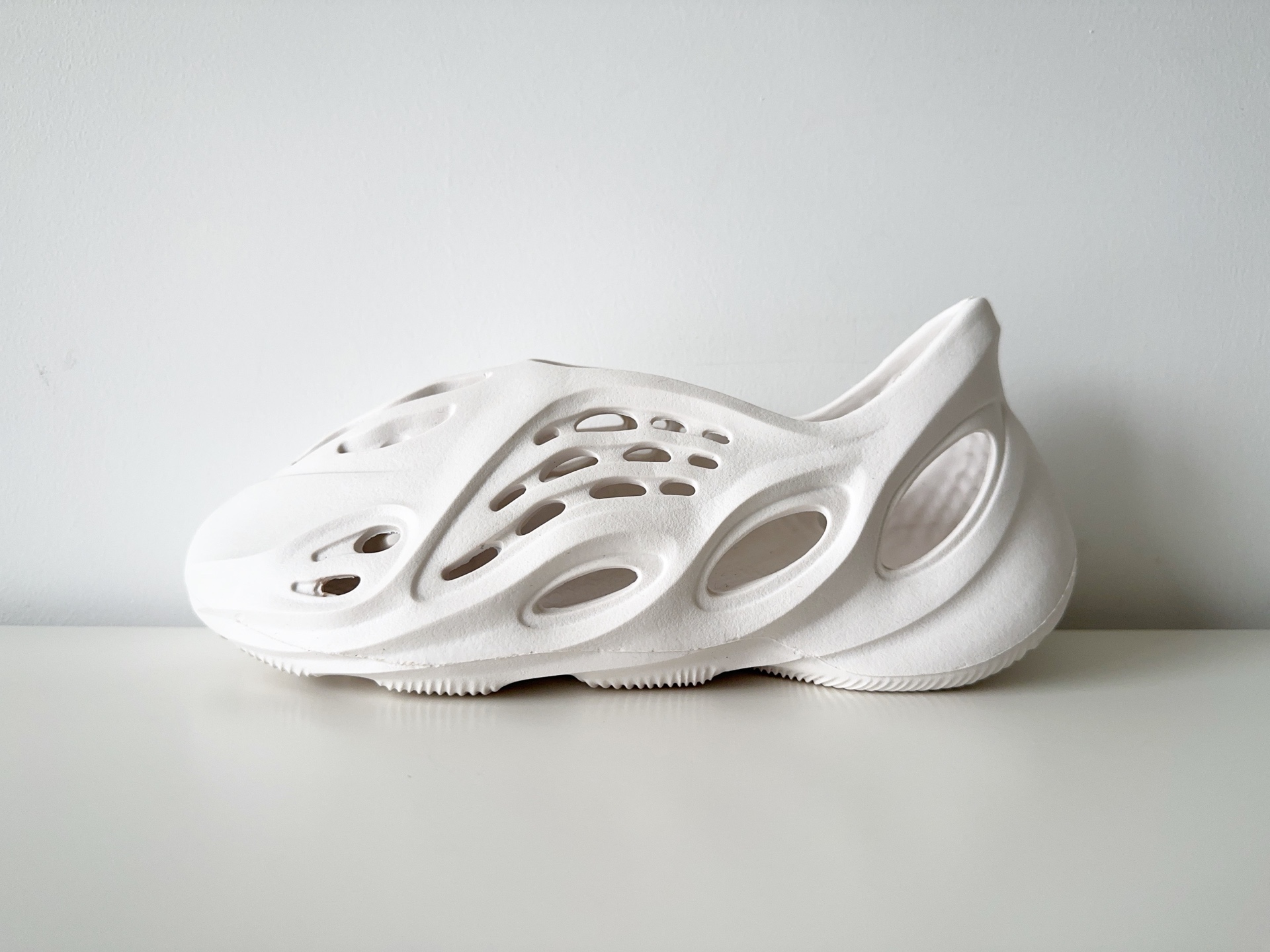 NO:260820,Correctly opened steel hard box adidas originals Yeezy Foam Runner 