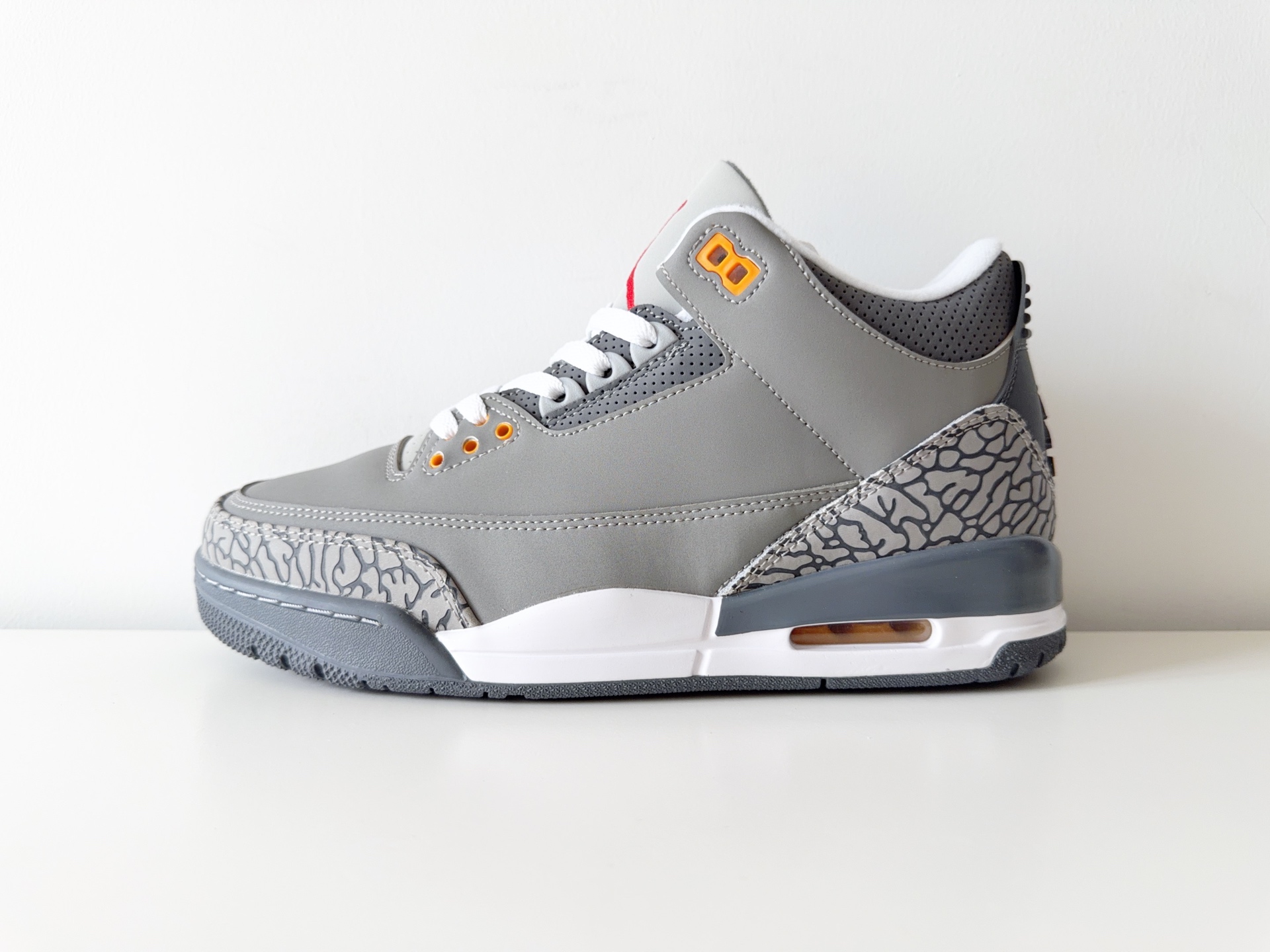 NO:664806,Jordan Air Jordan 3 Retro Cool Gray mid-top retro basketball shoes for men and women, silver gray 36-47,19860909Jordan Air Jordan 3 Retro Cool Grey 中帮 复古篮球鞋 男女款 银灰色36-47,,Men's shoes