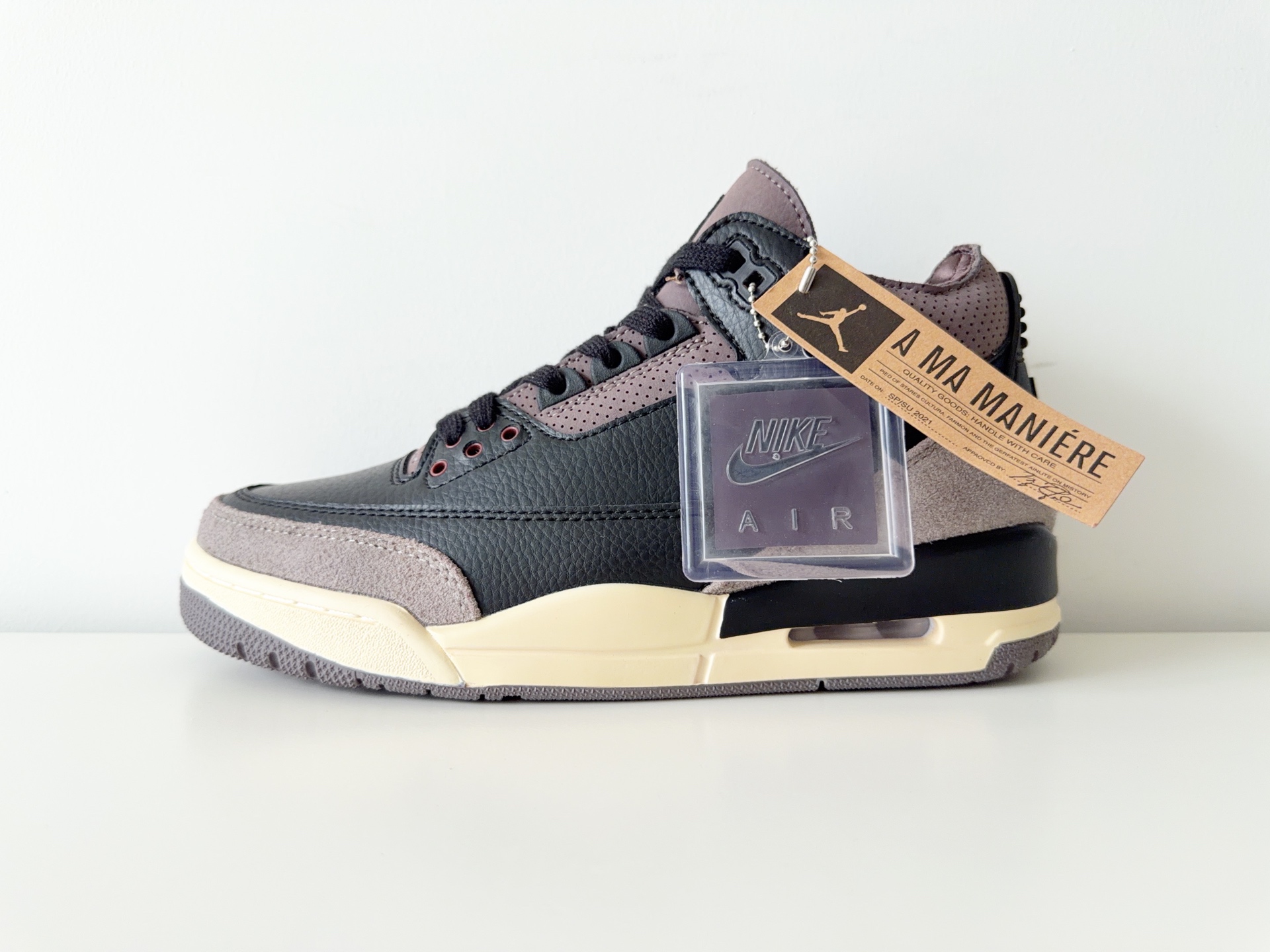 NO:664809,A Ma Maniere x Jordan Air Jordan 3 'Black' Comfortable and simple wear-resistant mid-cut retro basketball shoes for men and women black 36-47,19860909A Ma Maniere x Jordan Air Jordan 3 “Black” 舒适简约 耐磨 中帮 复古篮球鞋 男 女款 黑色 36-47,,Men's shoes