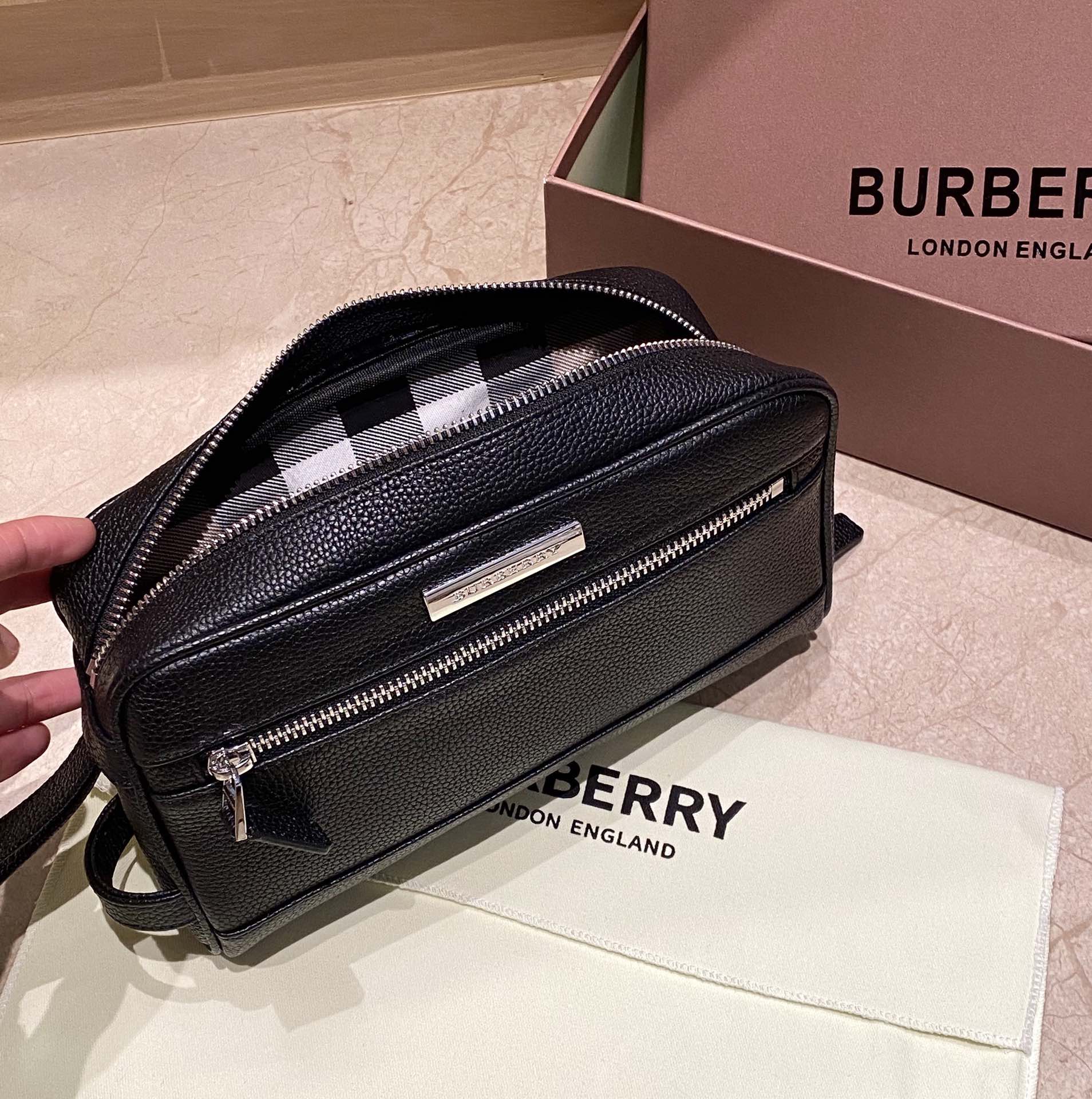 **Men's Leather Clutch** - Comprehensive 6