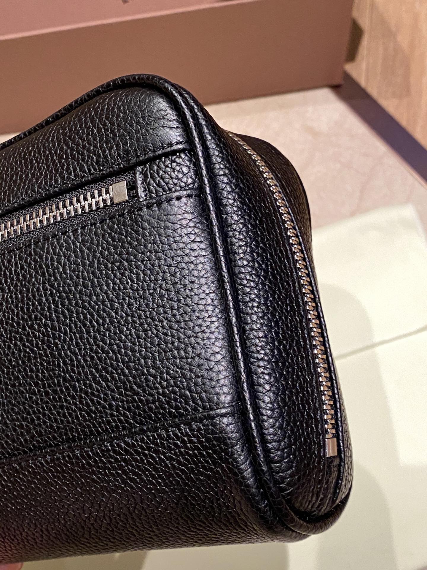 **Men's Leather Clutch** - Comprehensive 8