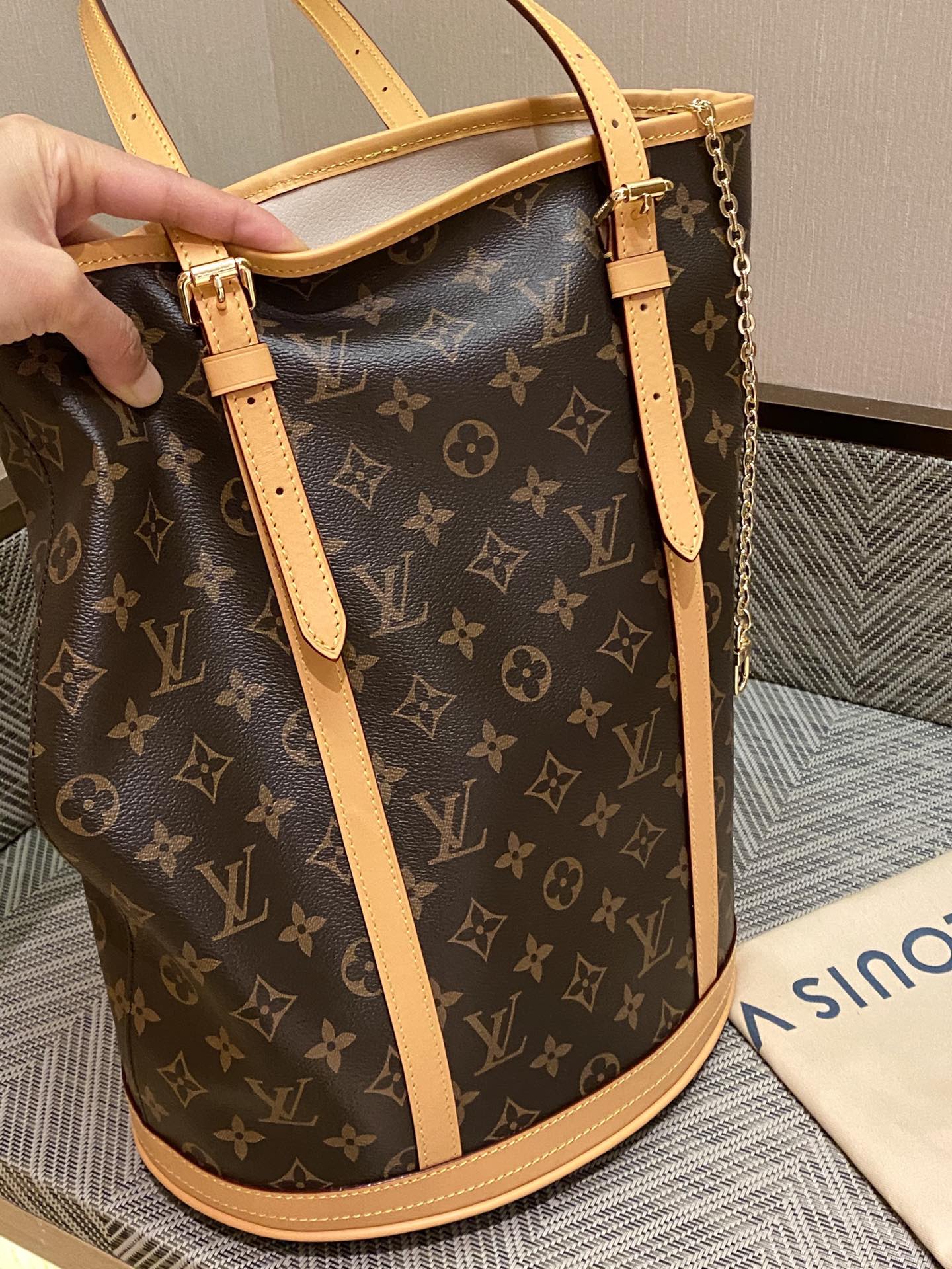 A vintage Louis Vuitton piece distinguished by its archival appeal - Comprehensive