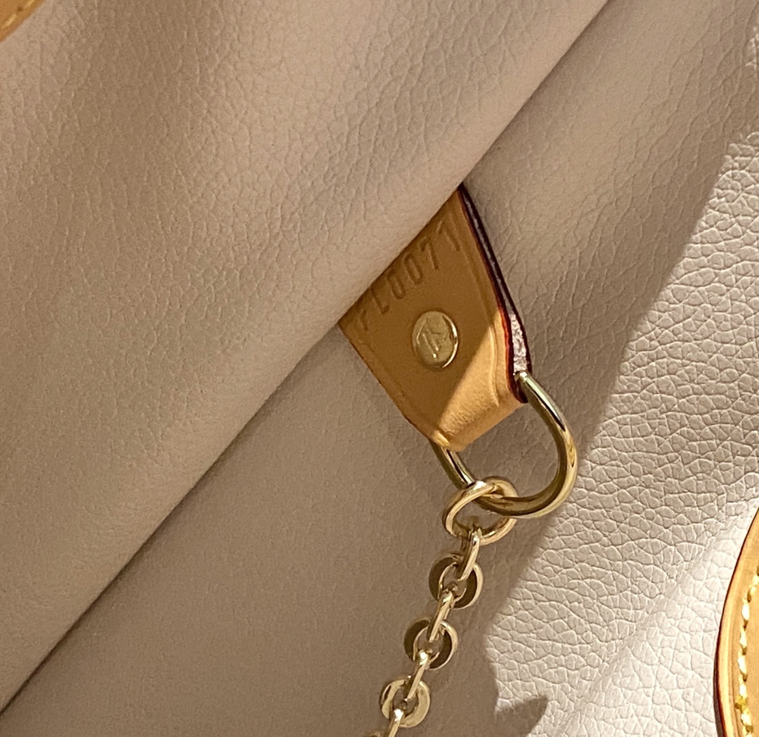 a coin purse charm, or an accent for various accessories, detailed with - Comprehensive 5