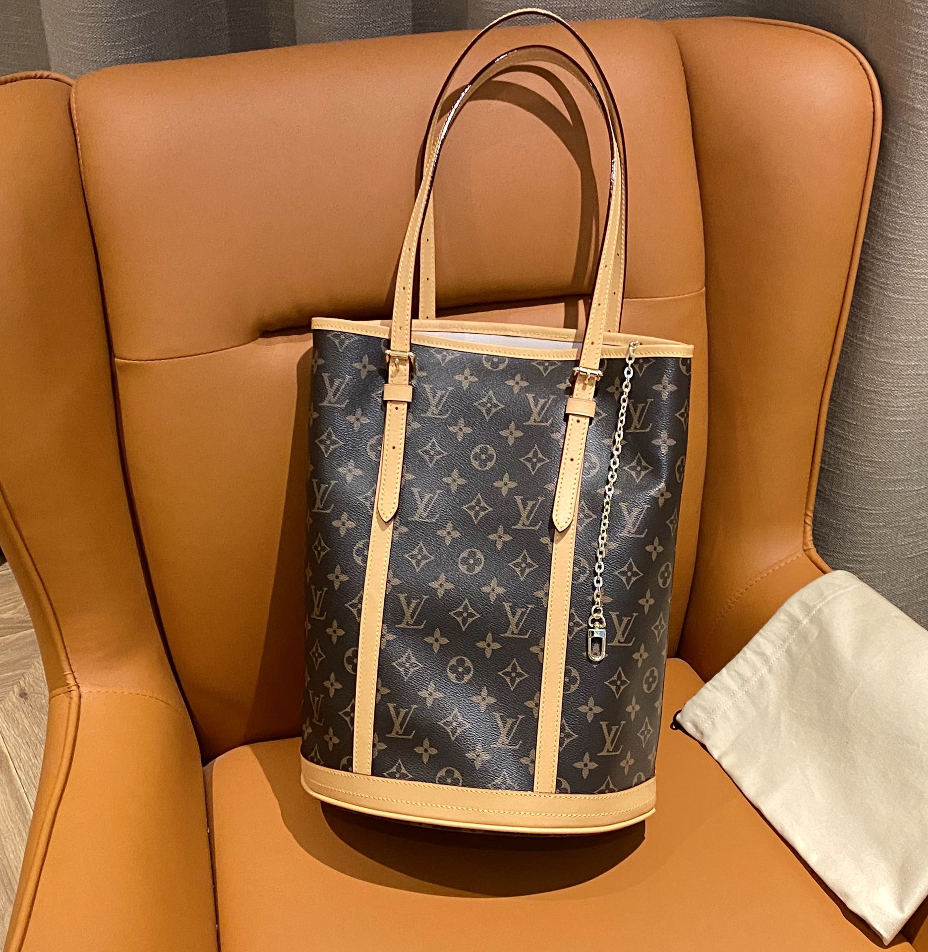 Louis Vuitton Vintage Monogram Bag - Comprehensive