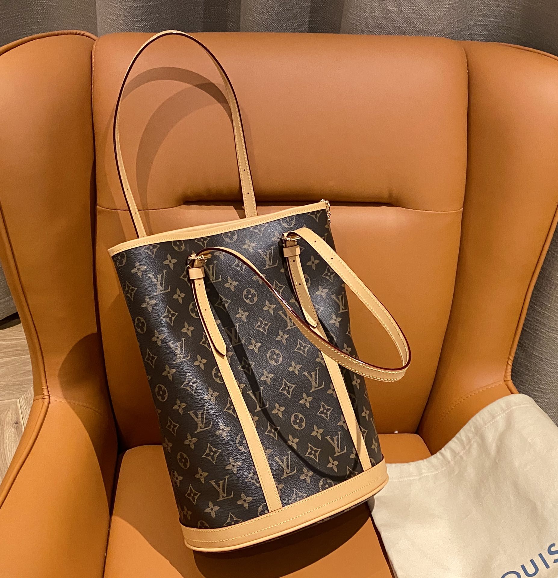 Louis Vuitton Vintage Monogram Bag - Comprehensive 5