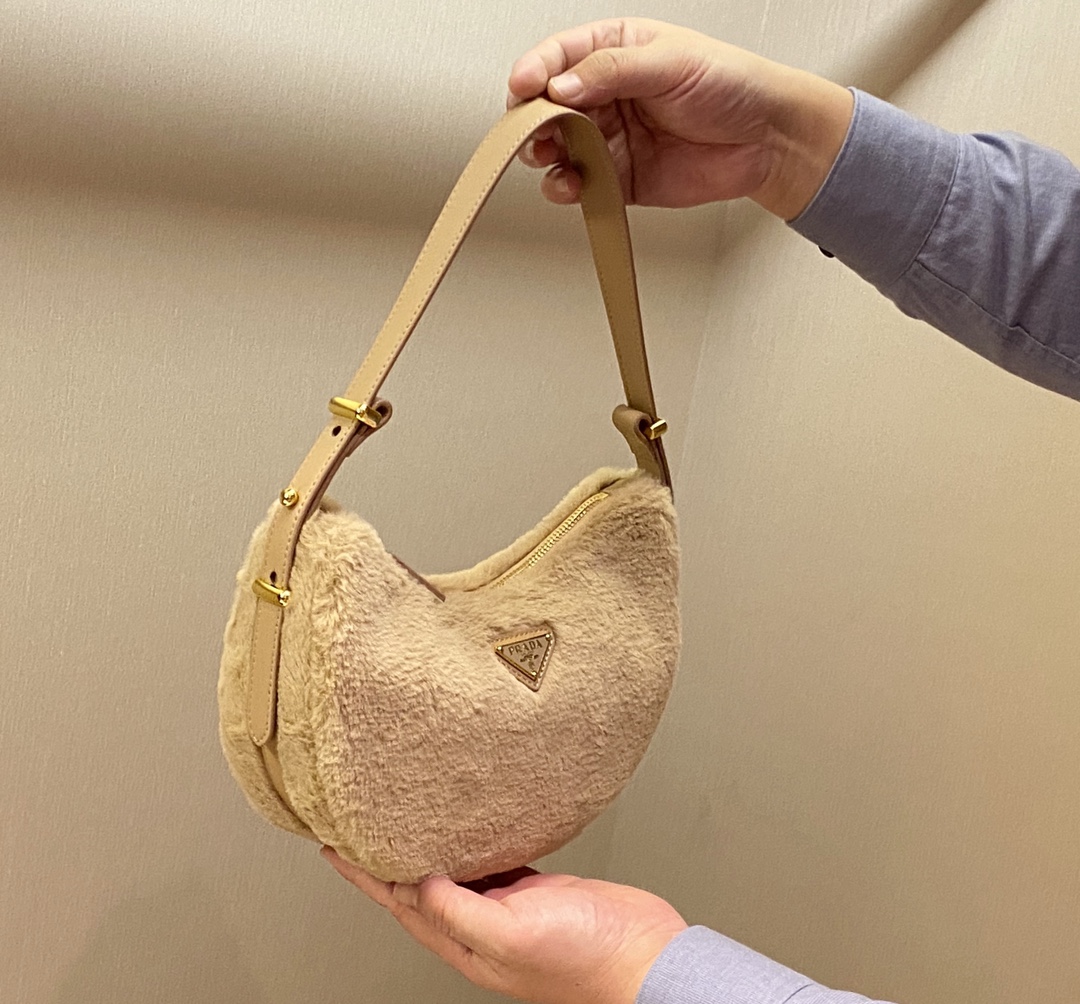 Ferragamo Classic Luxury Handbag Shoulder Crossbody Bag Ref.954A3637 2