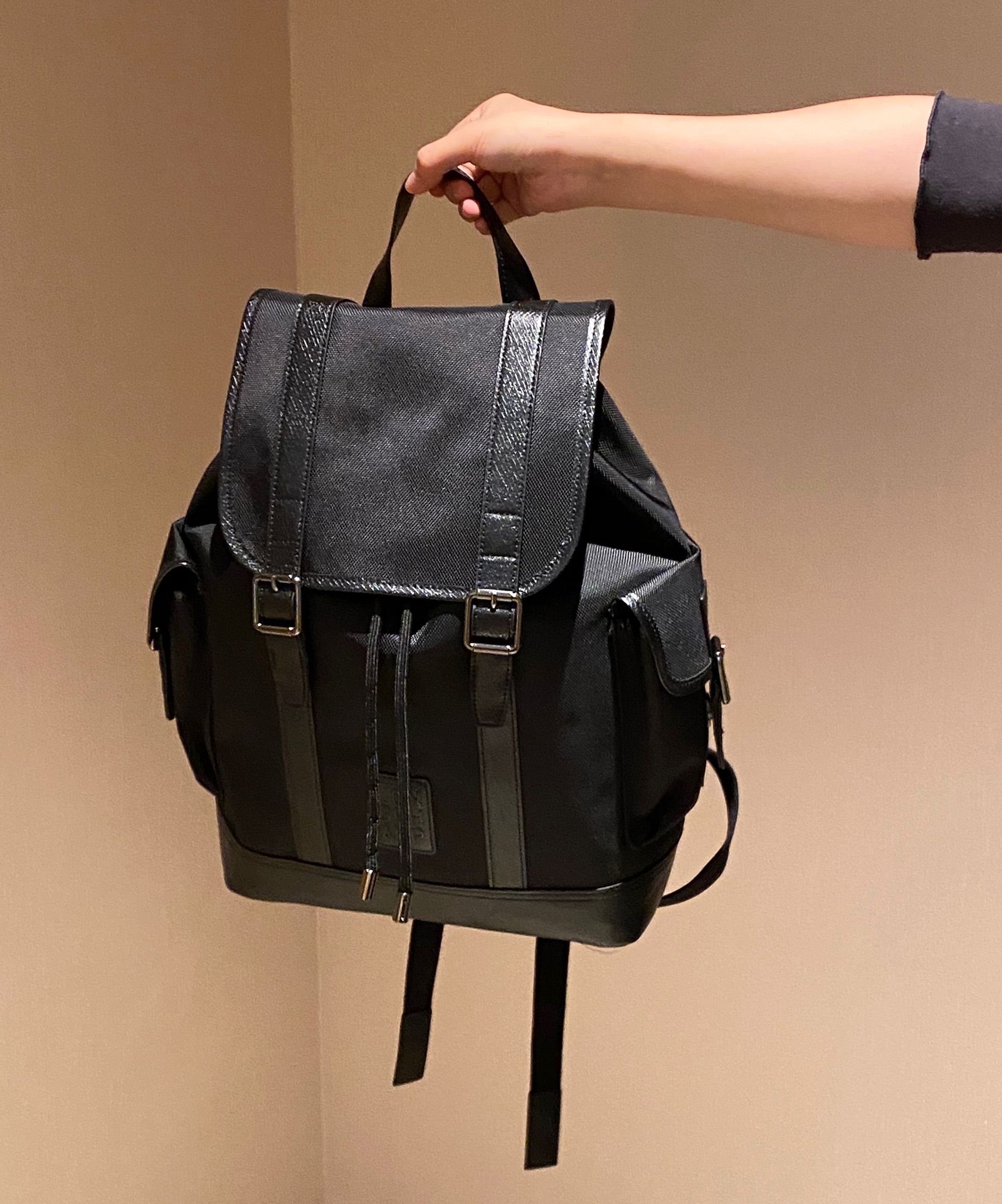 A timeless unisex backpack combining refined style with everyday - Comprehensive 2