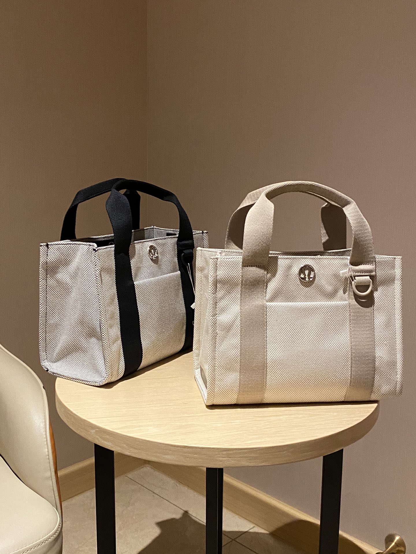 Crafted from heavy-weight imported canvas, combining a supple texture wi - Comprehensive 2