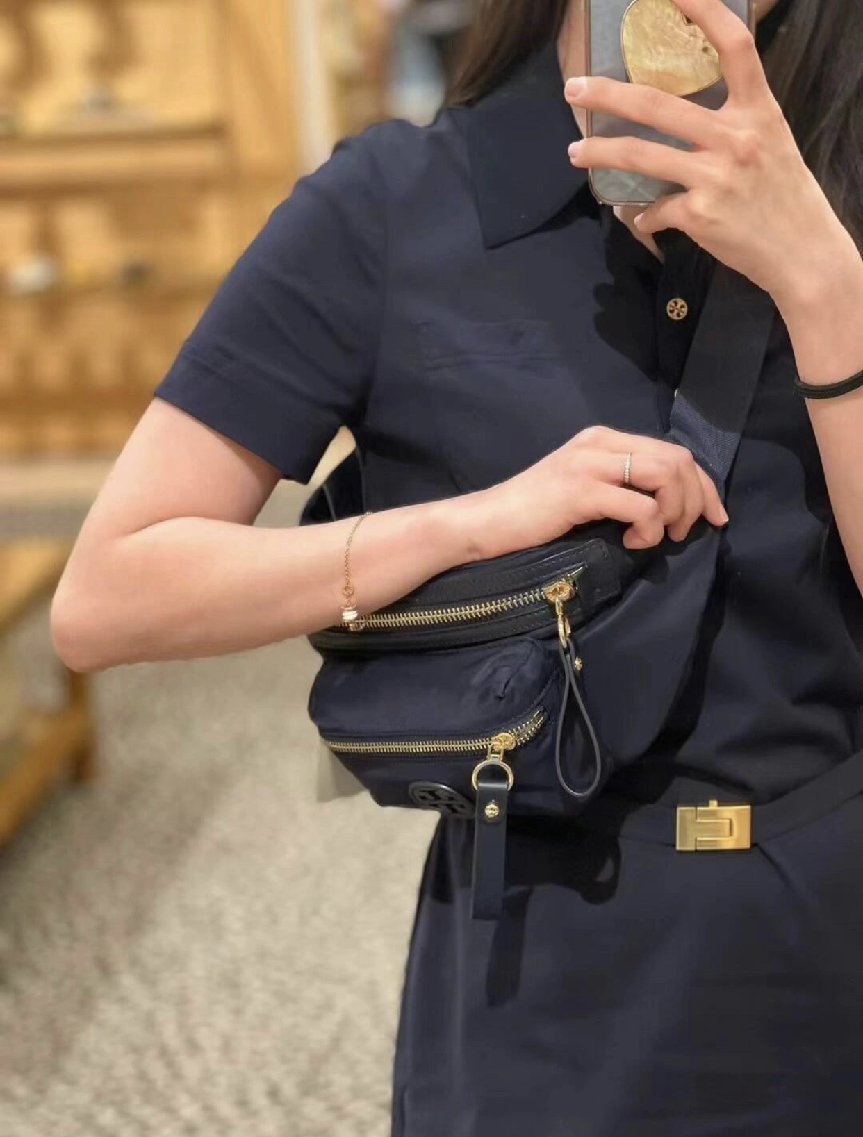 allows for styling as a shoulder bag, crossbody, or chest pack - Comprehensive 3