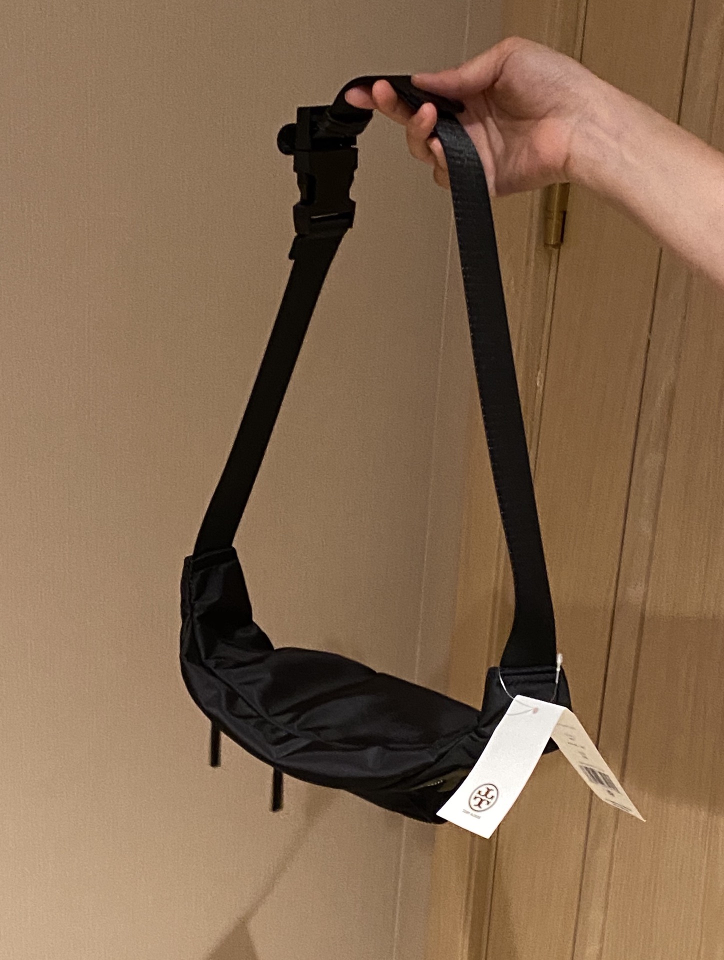 Crafted from custom-sourced nylon fabric, offering exceptional durabilit - Comprehensive 6