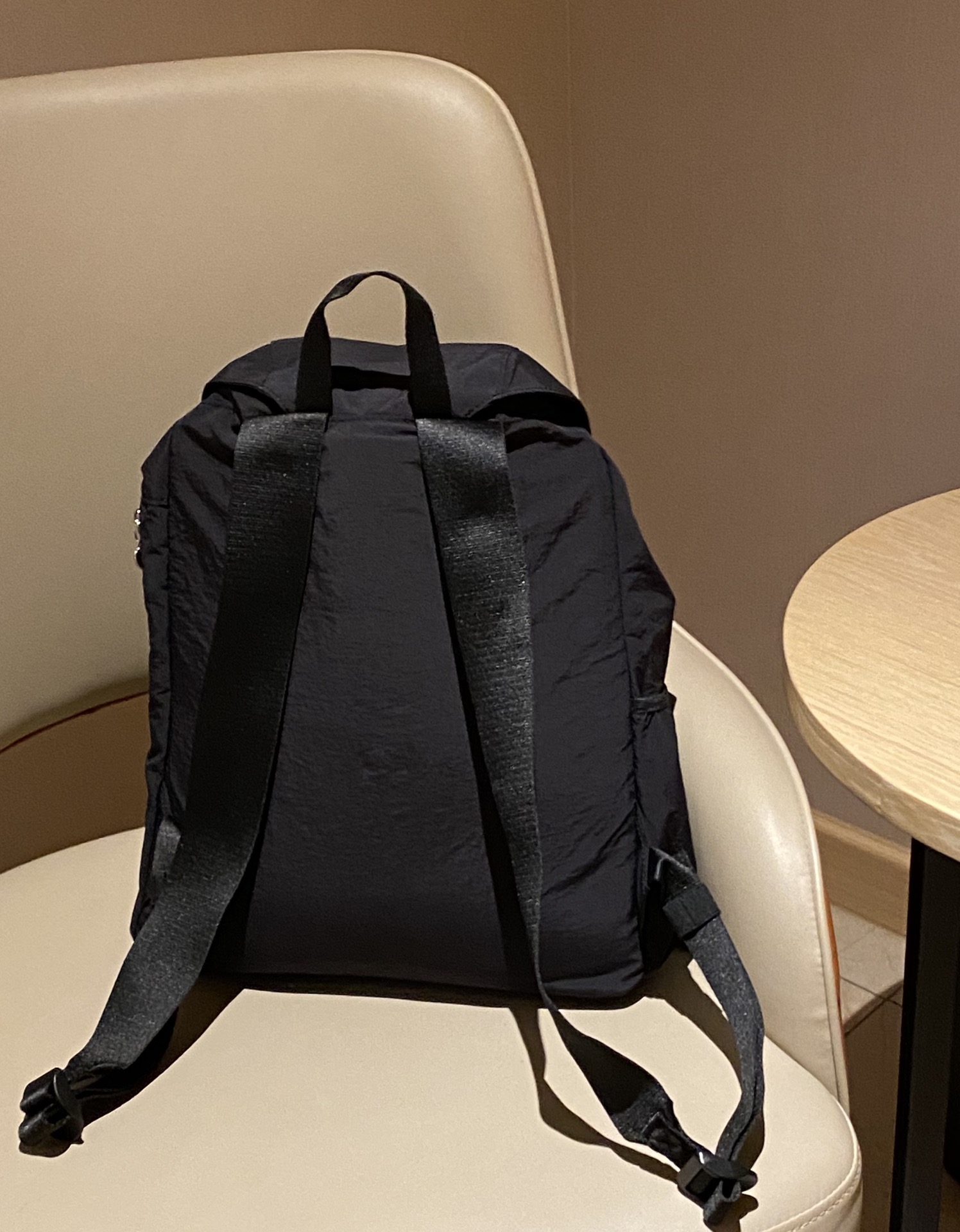 爱心抽绳翻盖超轻双肩包 6