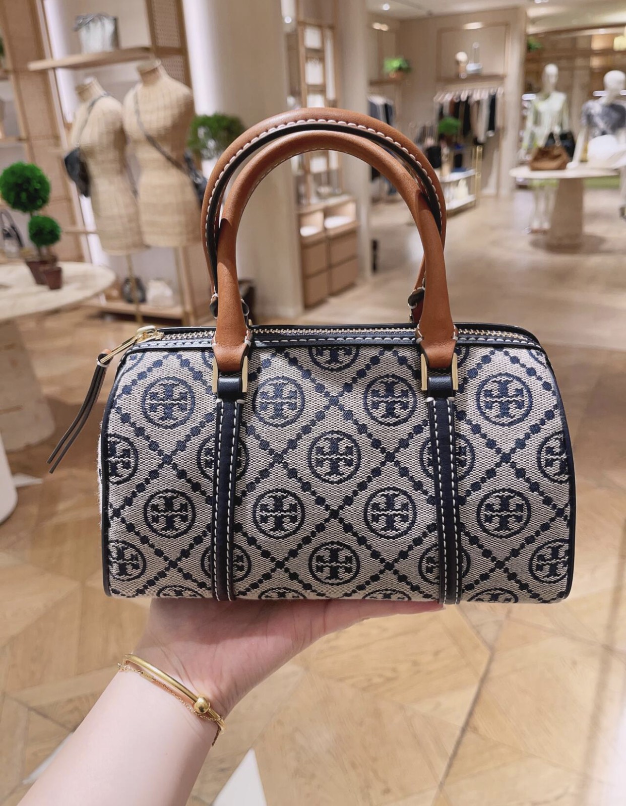 Chloé Luxury Designer Handbag Shoulder Crossbody Bag crafted in premium 9