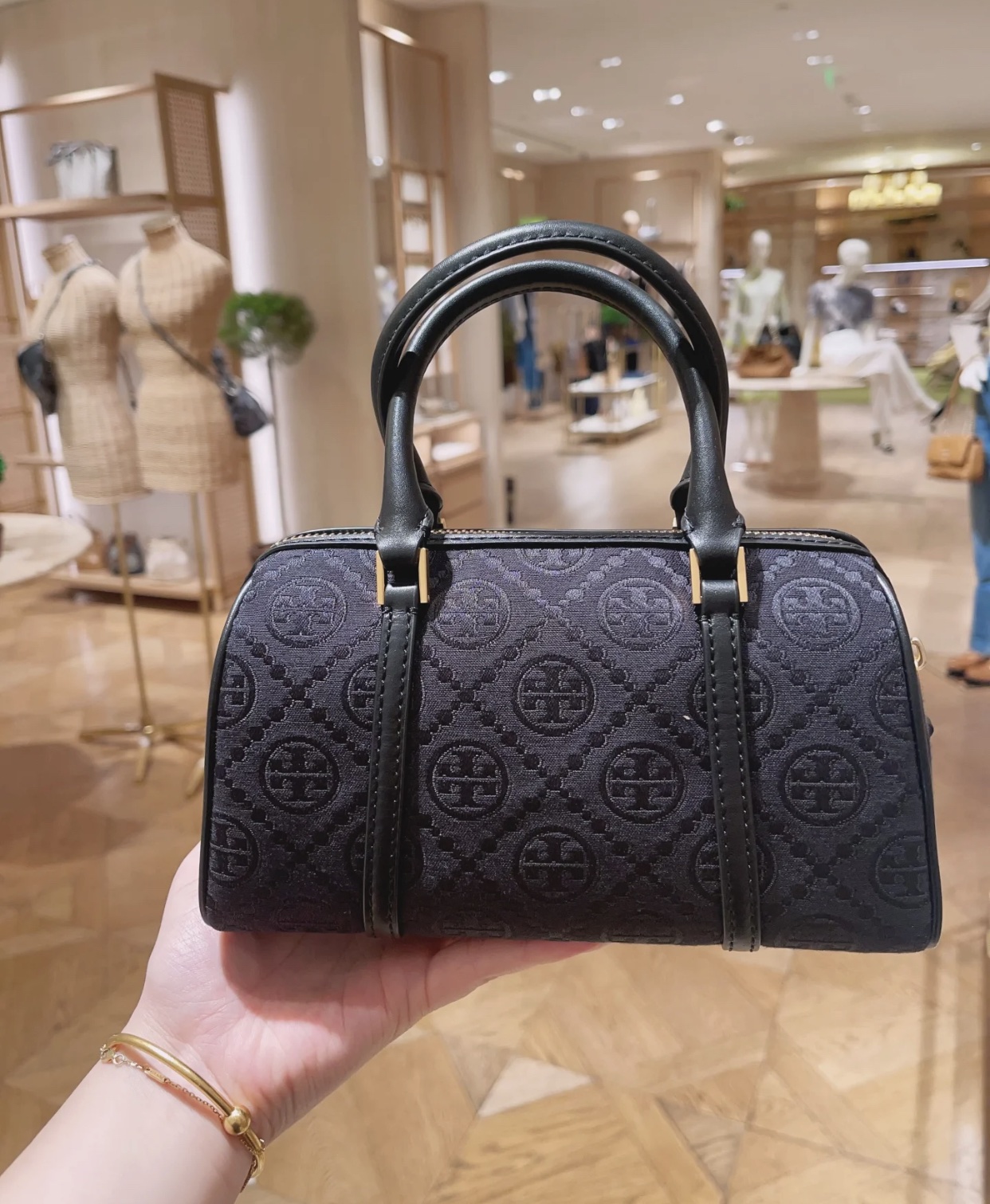 Jacquemus Luxury Designer Handbag Shoulder Crossbody Bag crafted in 2
