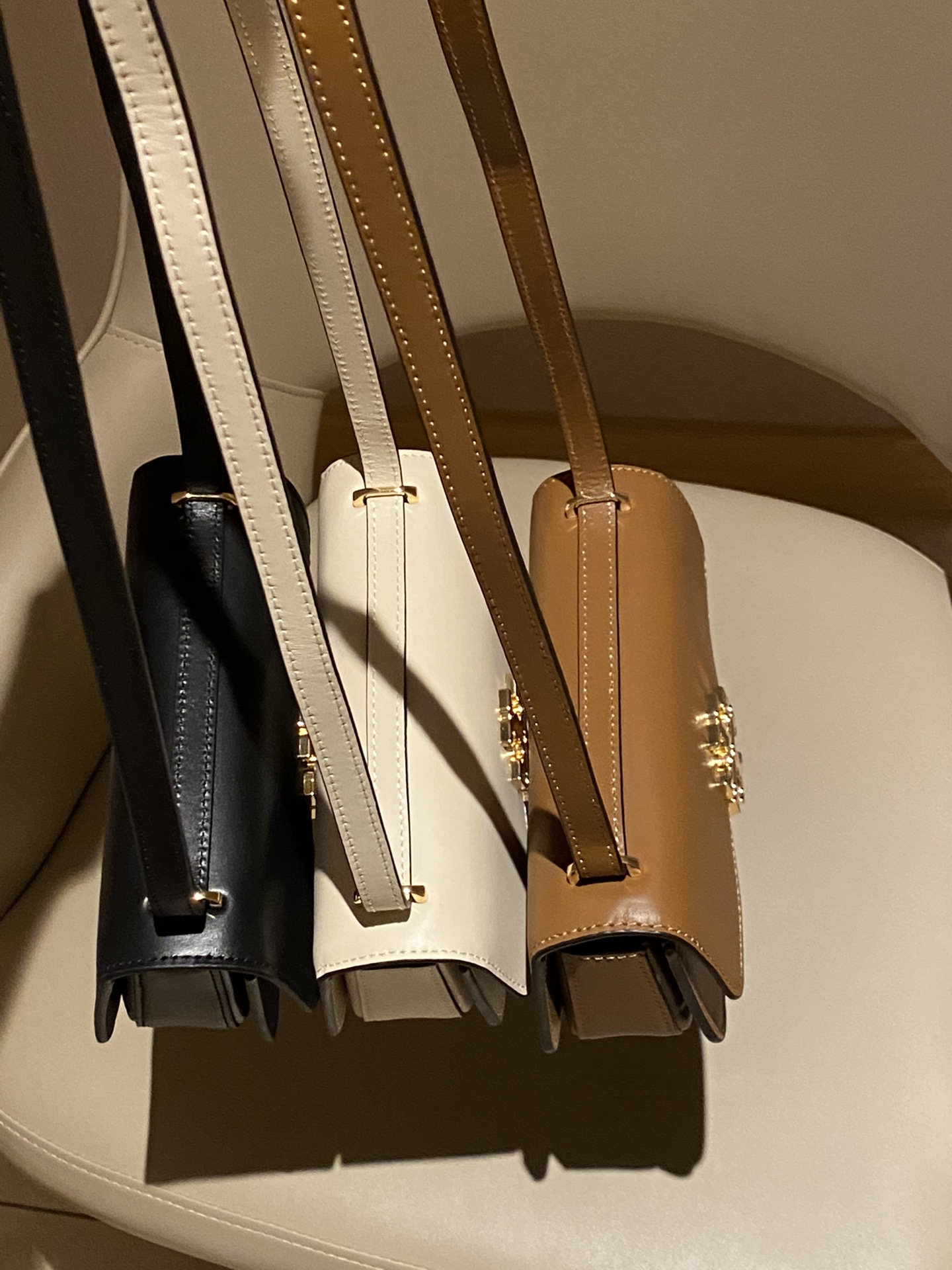 Dual-Carry Shoulder Bag - Comprehensive 2