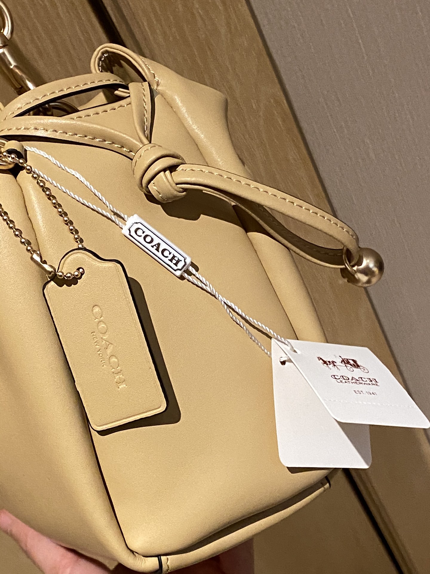wear as an underarm shoulder bag - Comprehensive 9