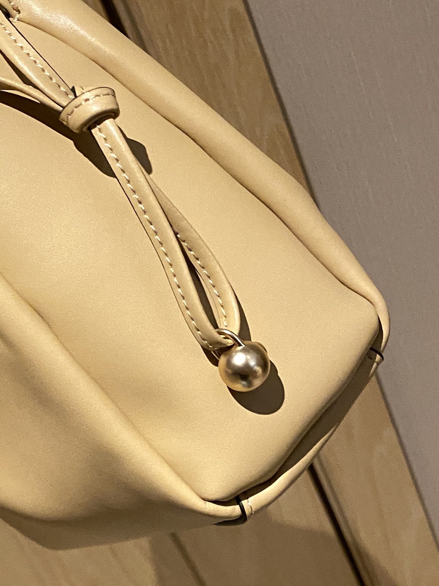 wear as an underarm shoulder bag - Comprehensive 8