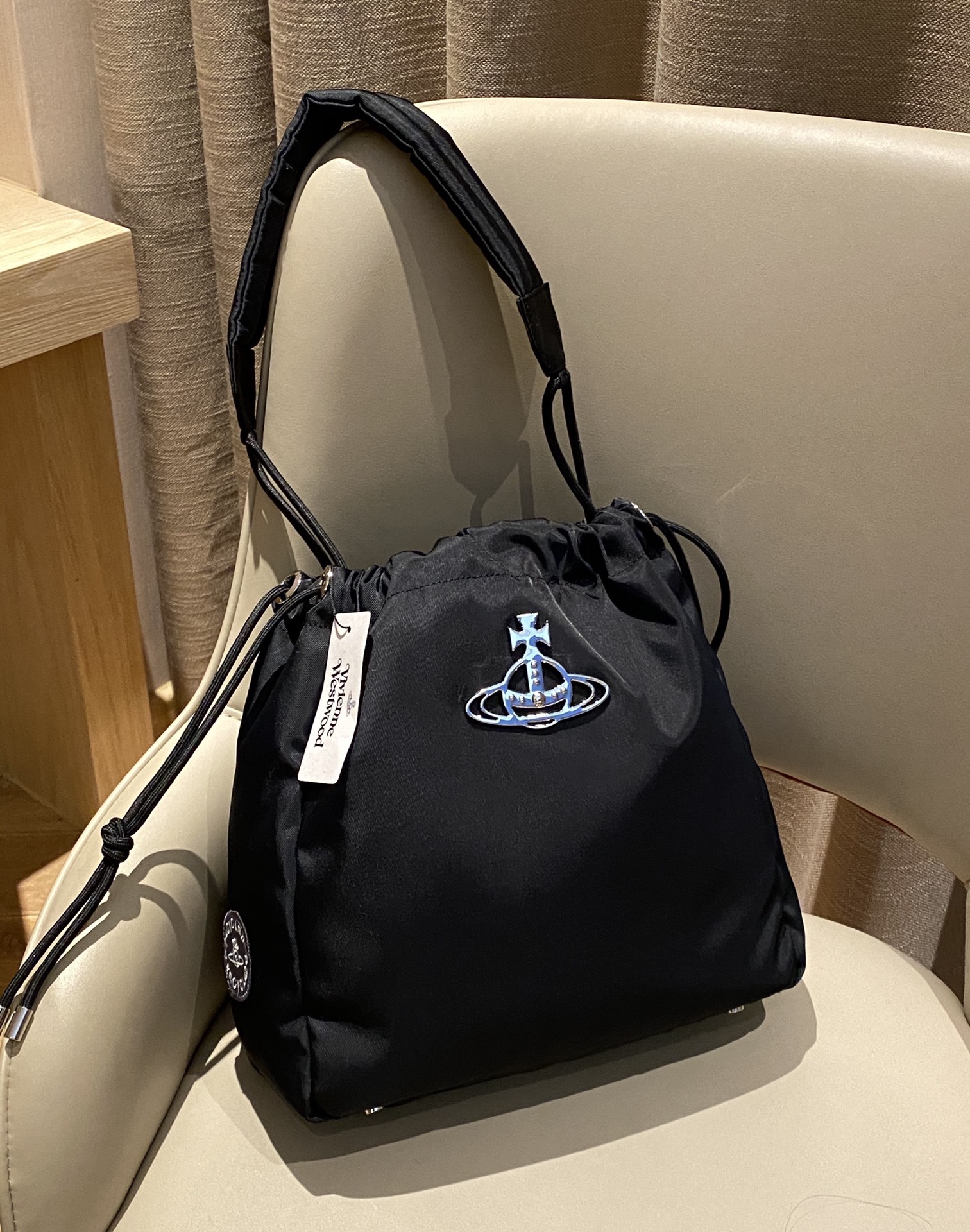A classic tote silhouette designed for versatile styling - Bag 4