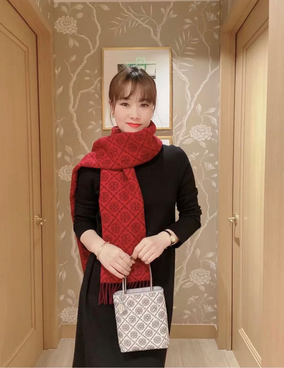 Coach Perfect for visiting relatives and friends! !