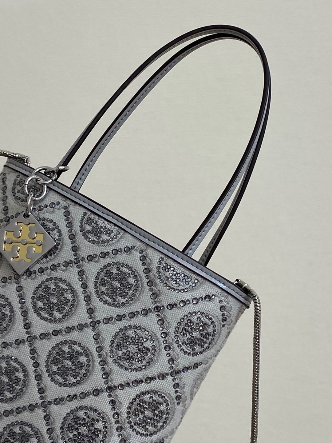 Style:** Crystal Tote Bag - Comprehensive 8