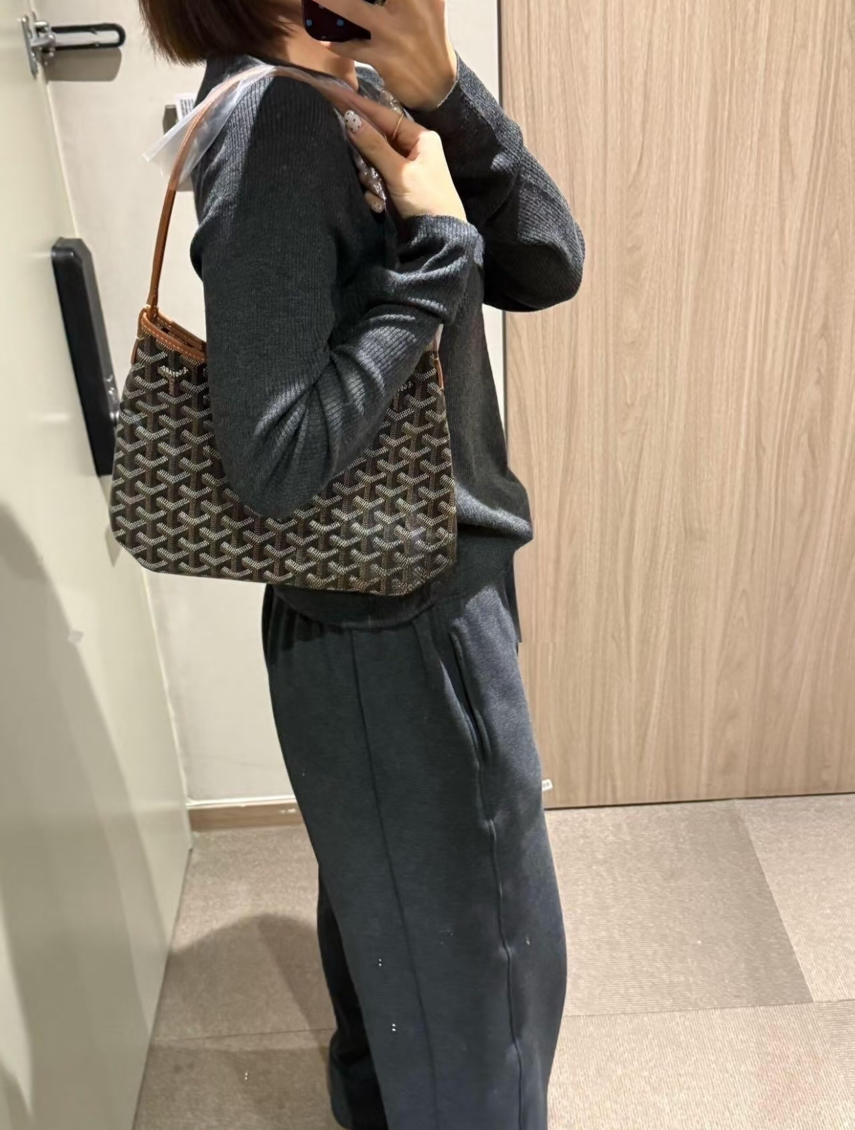 Tod's Luxury Designer Handbag Shoulder Crossbody Bag crafted in premium