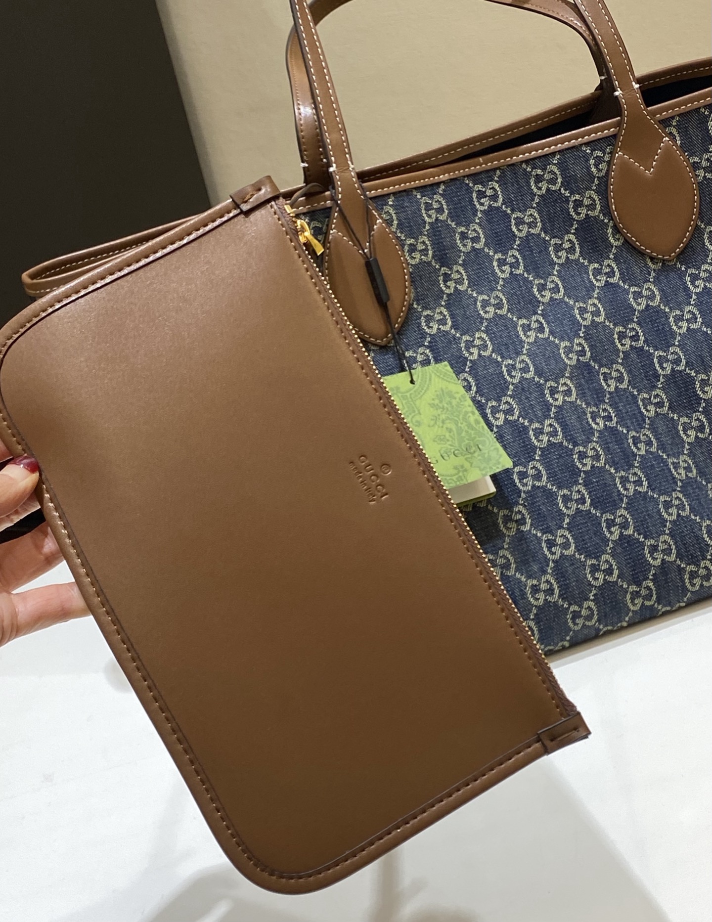 Cartier Luxury Designer Handbag Shoulder Crossbody Bag crafted in 8