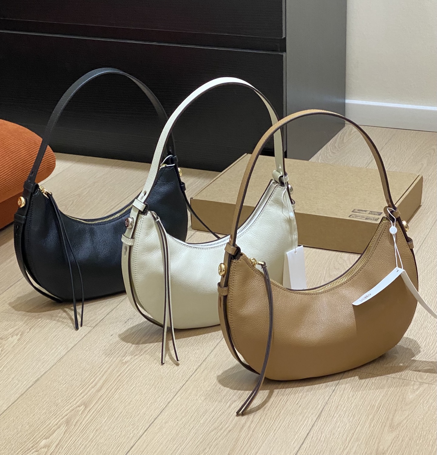 Versace Classic Handcrafted Luxury Leather Shoulder Bag Ref.1D99D5E8