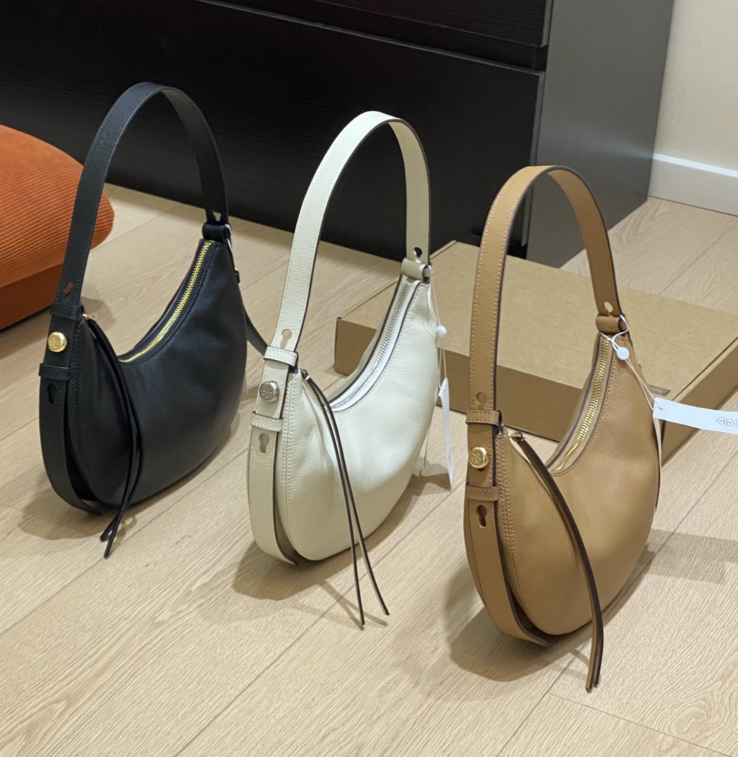 Versace Classic Handcrafted Luxury Leather Shoulder Bag Ref.1D99D5E8 3