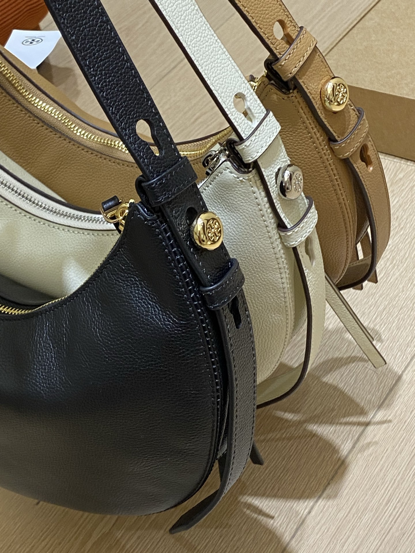 Versace Classic Handcrafted Luxury Leather Shoulder Bag Ref.1D99D5E8 8