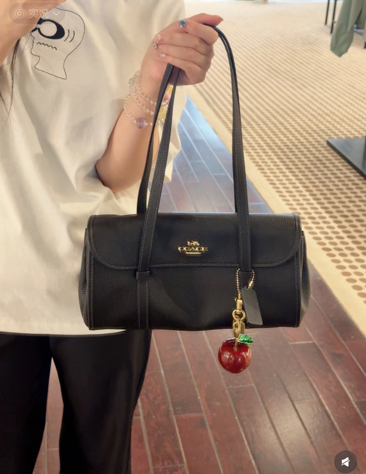 Alexander McQueen Classic Luxury Handbag Shoulder Crossbody Bag 2