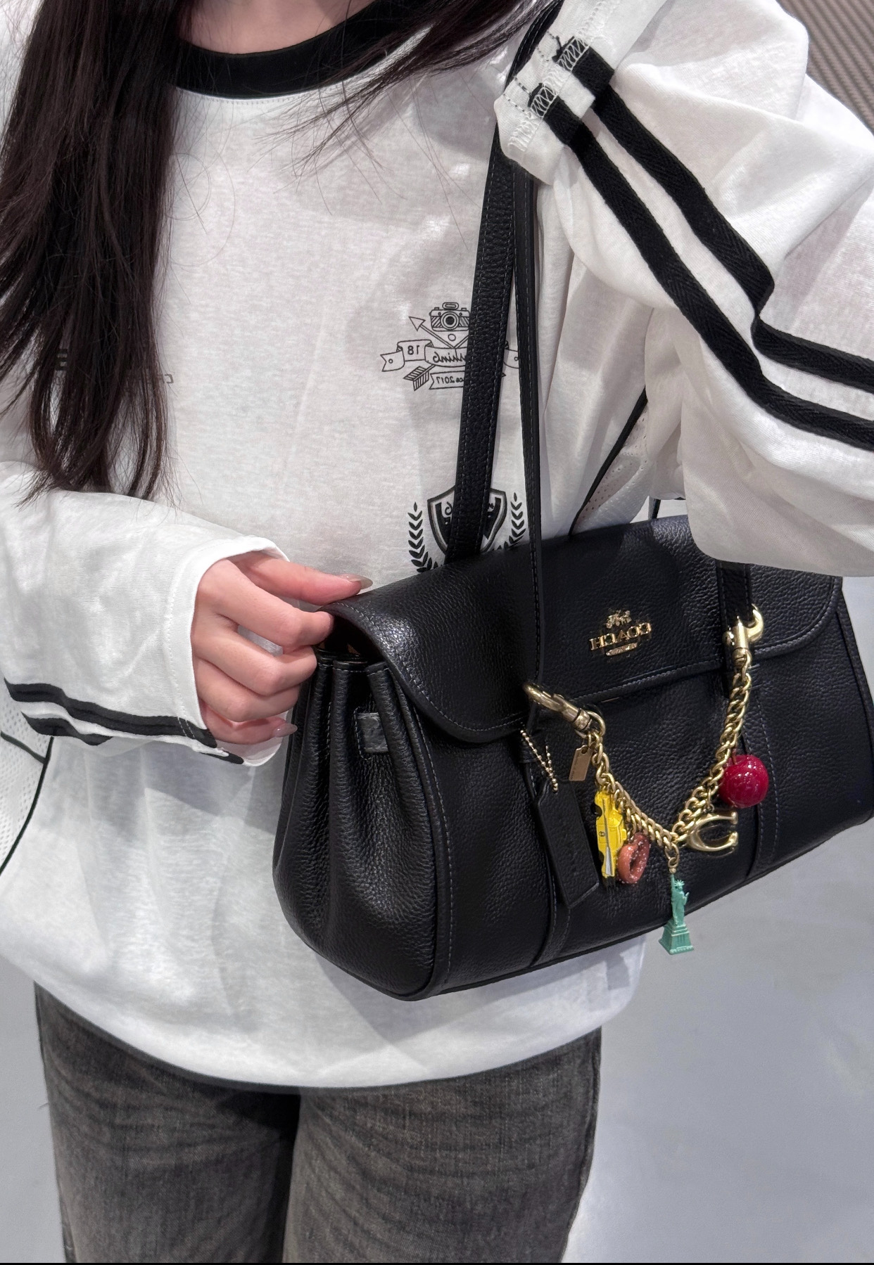 Versace Classic Luxury Handbag Shoulder Crossbody Bag Ref 4