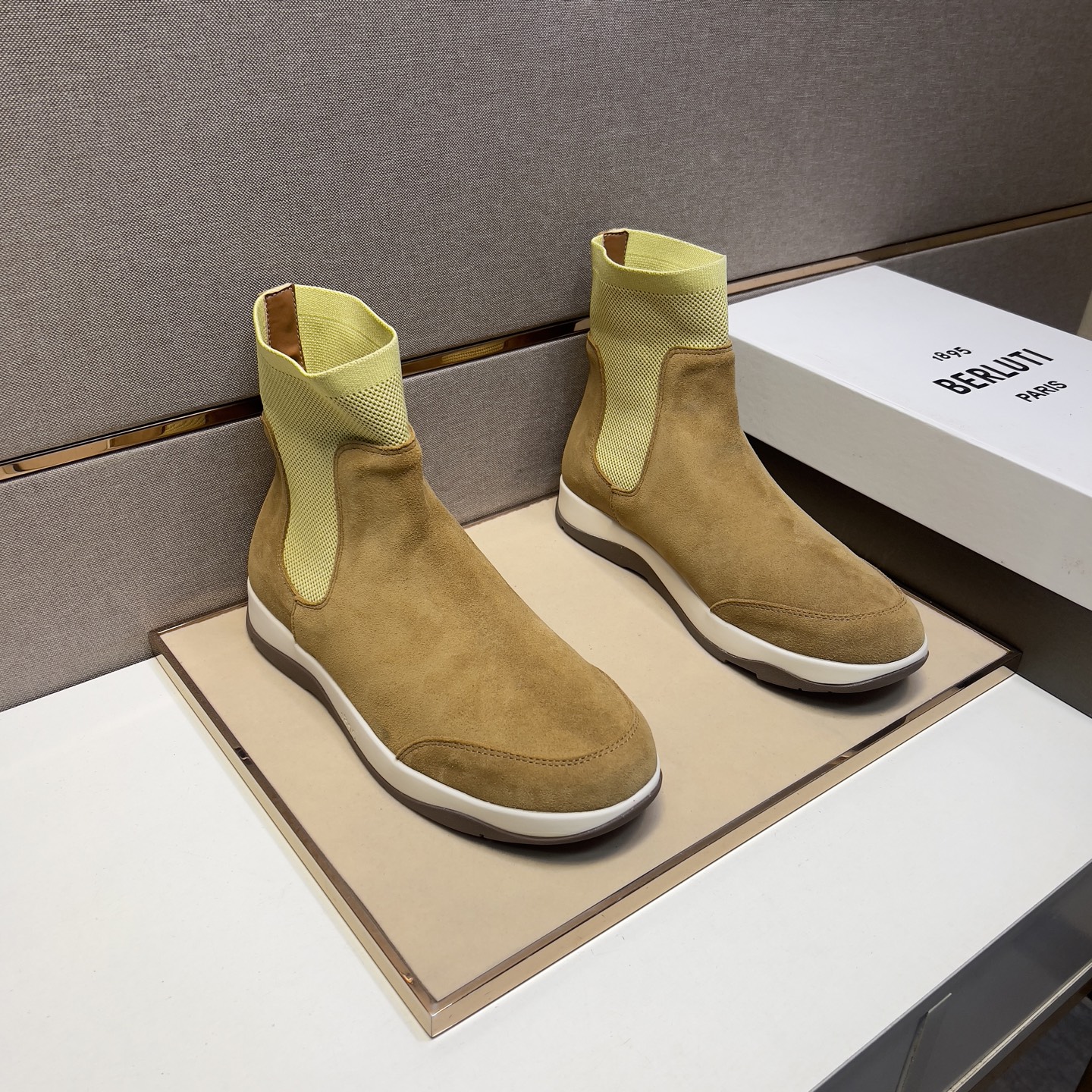 NO:271936,[Blu~] Men's casual high-top shoes 2025z cabinet are available simultaneously. Size: 38-44# The 3-color uppers are made of multi-material spliced ​​mesh fabric inner lining, comfortable and breathable, the original sole is comfortable and wear-resistant, and the real shot is even better.19860909【布鲁～】男士休闲高帮鞋2025z柜同步发售 码数:38-44# 3个颜色鞋面选用多材质拼接网布内里,舒适透气,鞋底原版舒适耐磨大底,实物拍摄实物更赞,,Men's shoes