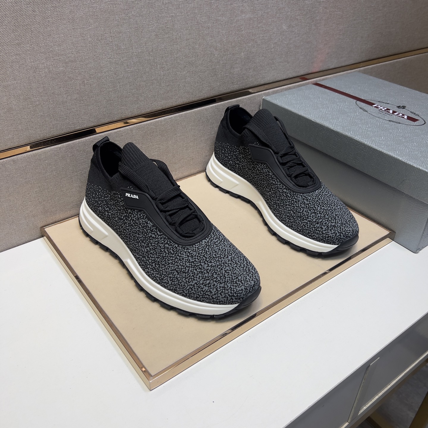 NO:278846,[Pre-Premium] Men's casual shoes 2025z cabinet are available simultaneously. Size: 38-44# 2 color uppers are made of multi-material spliced ​​mesh fabric inner lining, comfortable and breathable, original sole is comfortable and wear-resistant, and the real shot is even better.19860909【普～】男士休闲鞋2025z柜同步发售 码数:38-44# 2个颜色鞋面选用多材质拼接网布内里,舒适透气,鞋底原版舒适耐磨大底,实物拍摄实物更赞,,Men's shoes