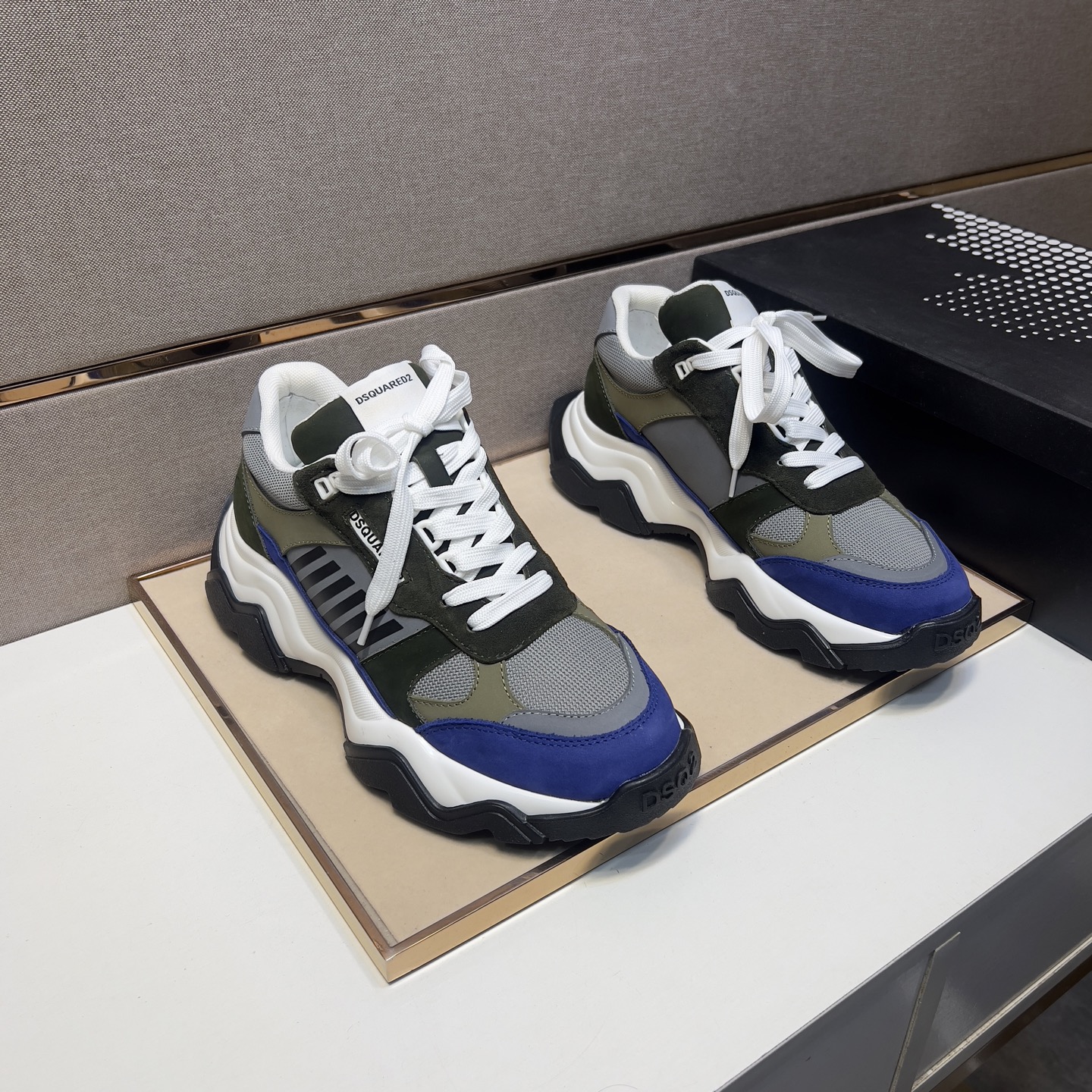 NO:272986,【D2～】Men's casual shoes 2025z cabinets are available simultaneously. Number of sizes: 38-44# 1 color upper is made of multi-material spliced ​​mesh fabric inner lining, comfortable and breathable, original sole is comfortable and wear-resistant, real-life shooting is even better,19860909【D2～】男士休闲鞋 2025z柜同步发售 码数:38-44# 1个颜色鞋面选用多材质拼接网布内里,舒适透气,鞋底原版舒适耐磨大底,实物拍摄实物更赞,,Men's shoes