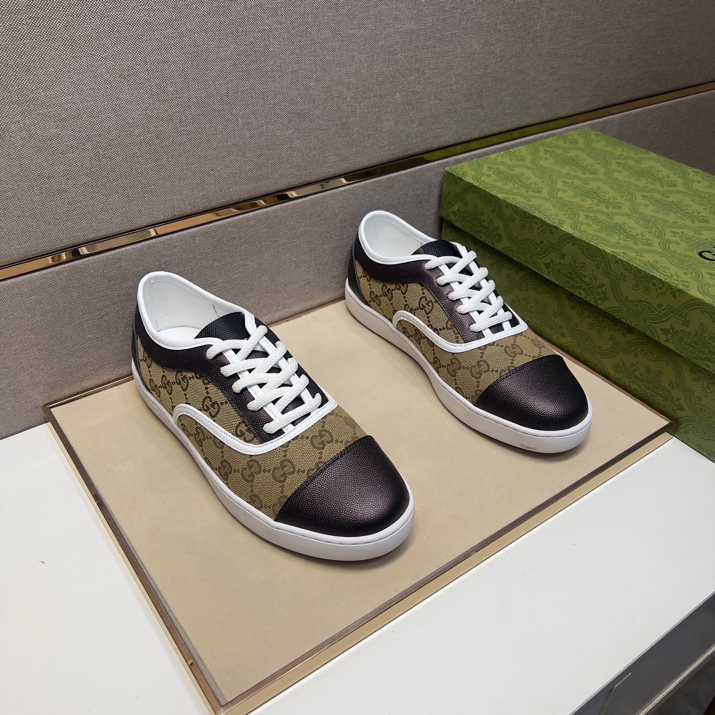 NO:273127,[Ancient ~] Men's casual shoes are available simultaneously in 2025z cabinet. Size: 38-44# 2 color uppers are made of multi-material spliced ​​leather inner lining, comfortable and breathable, the original sole is comfortable and wear-resistant, and the real shot is even better.19860909【古～】男士休闲鞋 2025z柜同步发售 码数:38-44# 2个颜色鞋面选用多材质拼接真皮内里,舒适透气,鞋底原版舒适耐磨大底,实物拍摄实物更赞,,Men's shoes