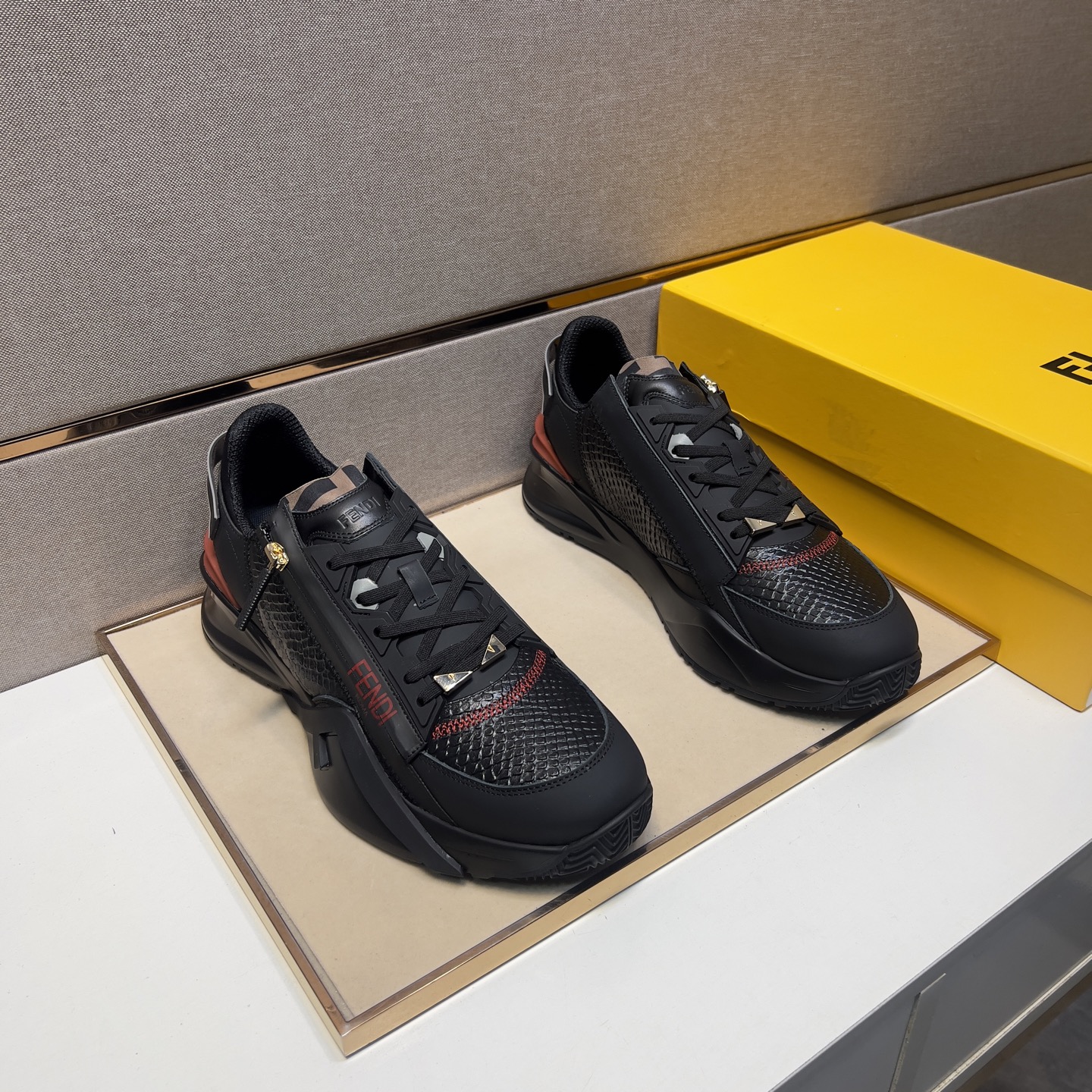 NO:273233,【Fen~】Men's casual shoes are available simultaneously in 2025z cabinet. Size: 38-44# The uppers of the two colors are made of multi-material splicing mesh, which is comfortable and breathable. The original sole is comfortable and wear-resistant. The real shot is even better.19860909【芬～】男士休闲鞋 2025z柜同步发售 码数:38-44# 2个颜色鞋面选用多材质拼接网布内里,舒适透气,鞋底原版舒适耐磨大底,实物拍摄实物更赞,,Men's shoes